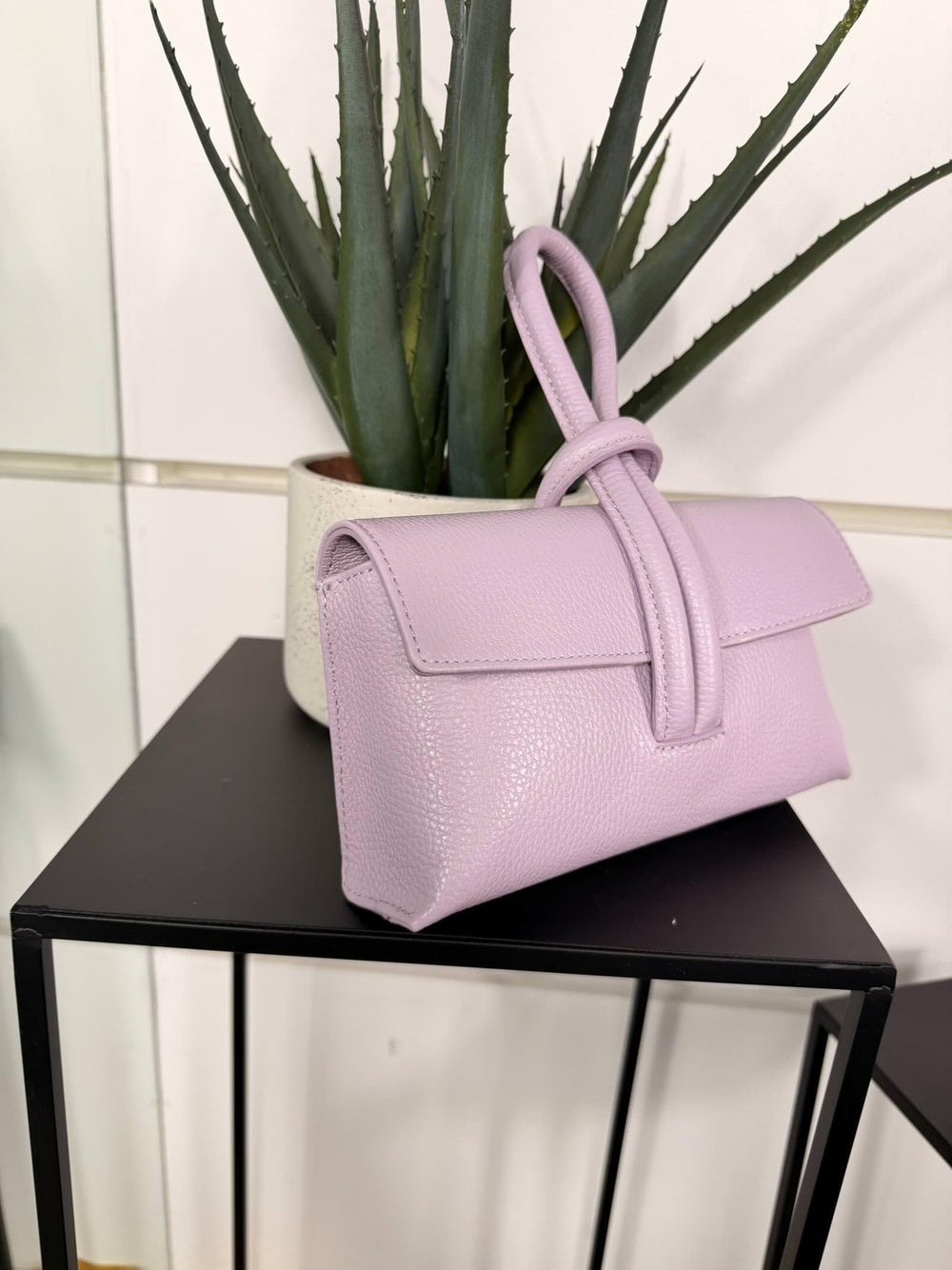 borsa in pelle con nodo e con tracolla regolabile colore lilla DO-B0131LILLA FEMME CAFE SELECTION