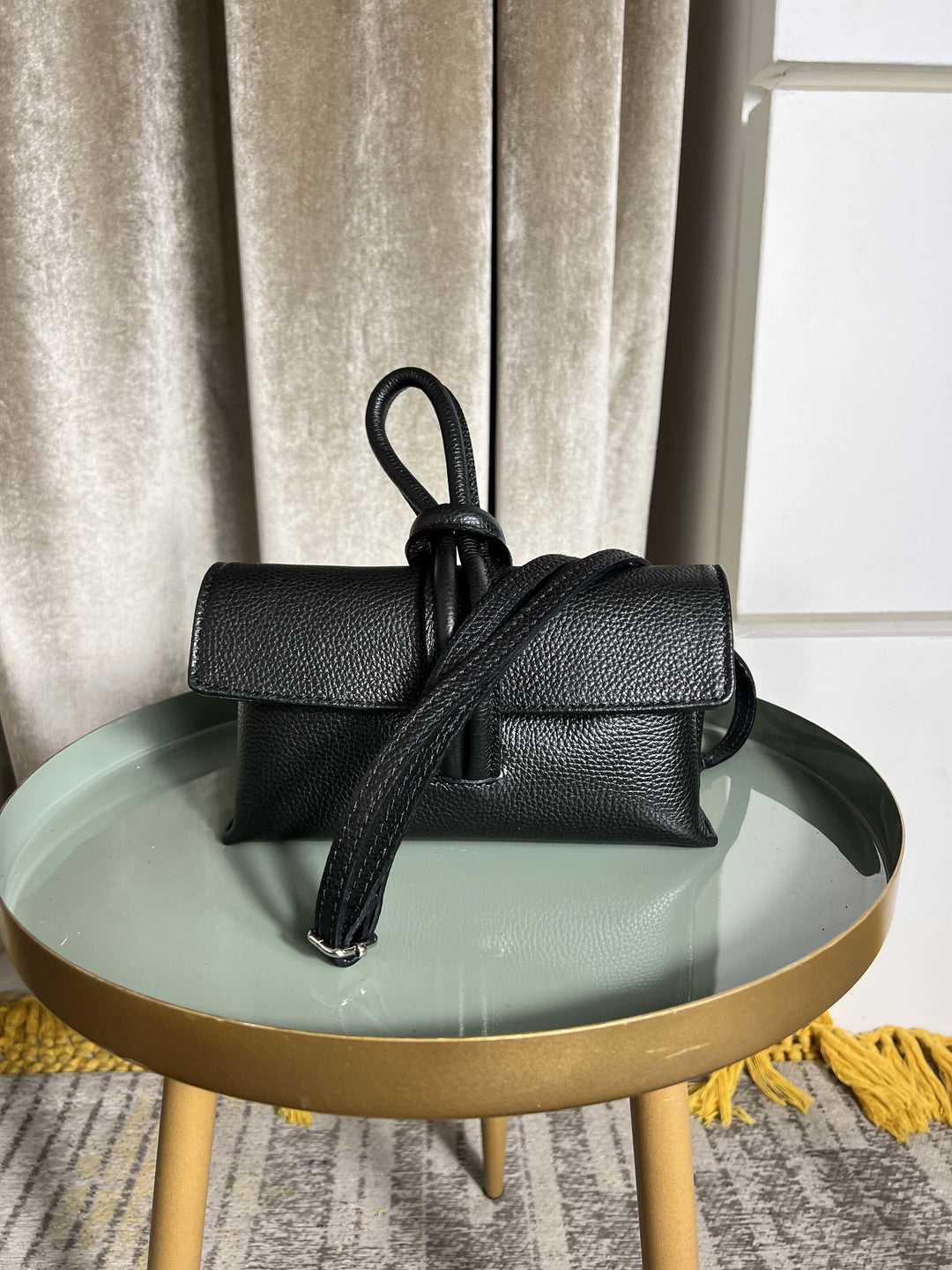 BORSA A NODO IN PELLE NERA 200414NERO FEMME CAFE SELECTION