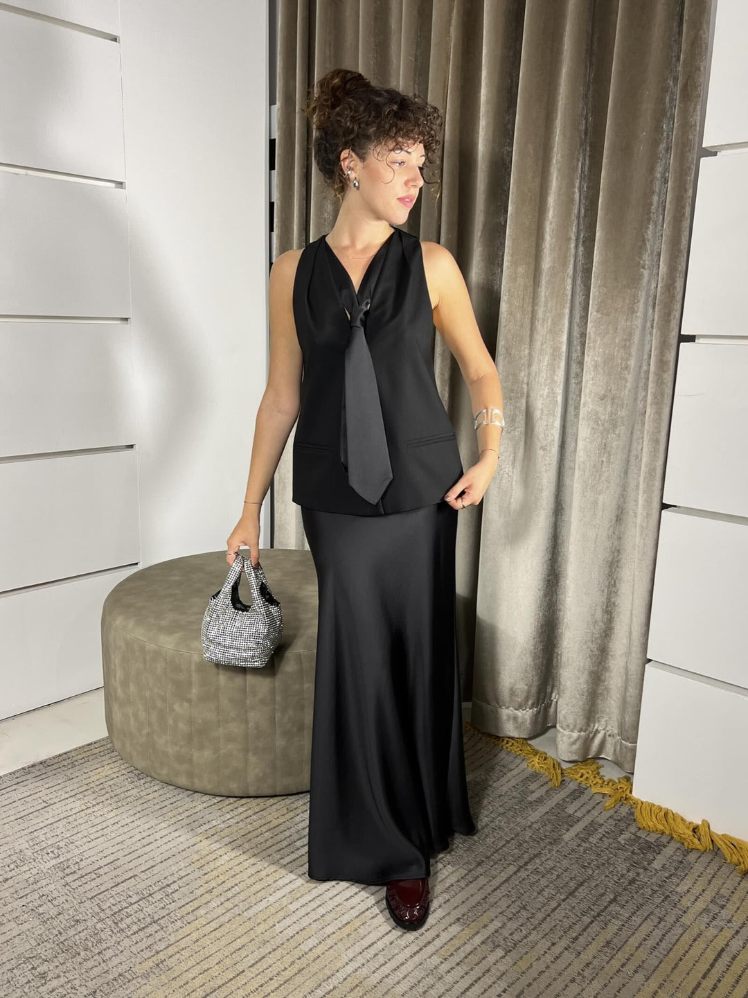 GILET NERO CON CRAVATTA LC80KIC1900 IMPERIAL