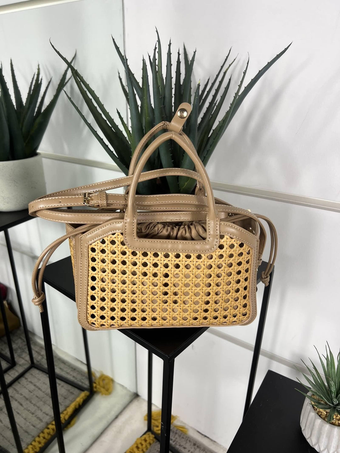 borsa a intreccio con inserti in ecopelle beige e tracolla FF27482BEIGE FEMME CAFE SELECTION