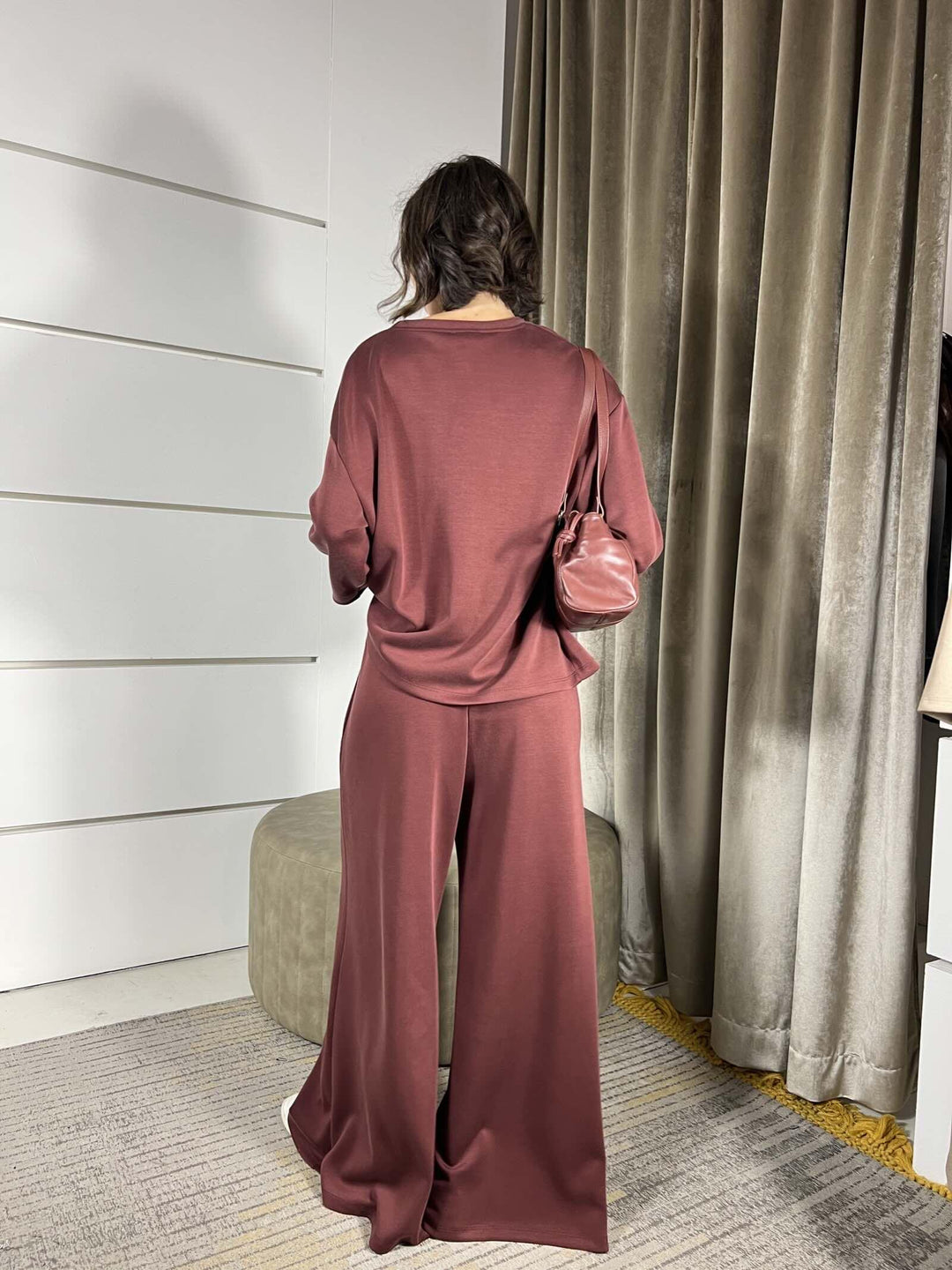 COMPLETO VINO FELPA E PANTALONE ALASKAVINO SUSY MIX