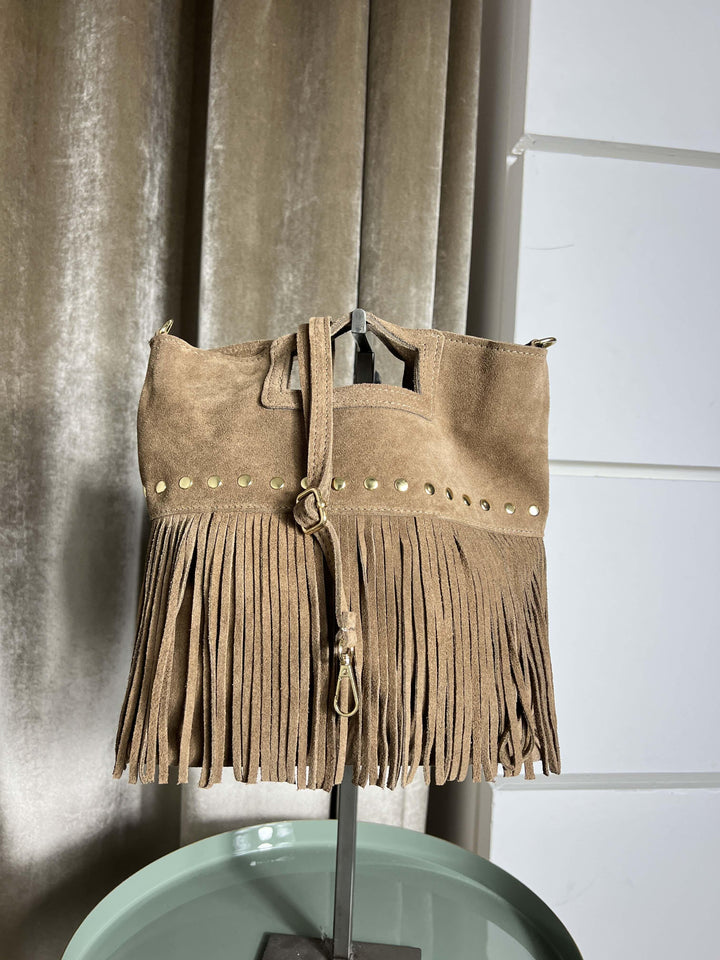 Borsa taupe scuro in camoscio in vera pelle con frange e borchie 267425TAUPE SCURO FEMME CAFE SELECTION