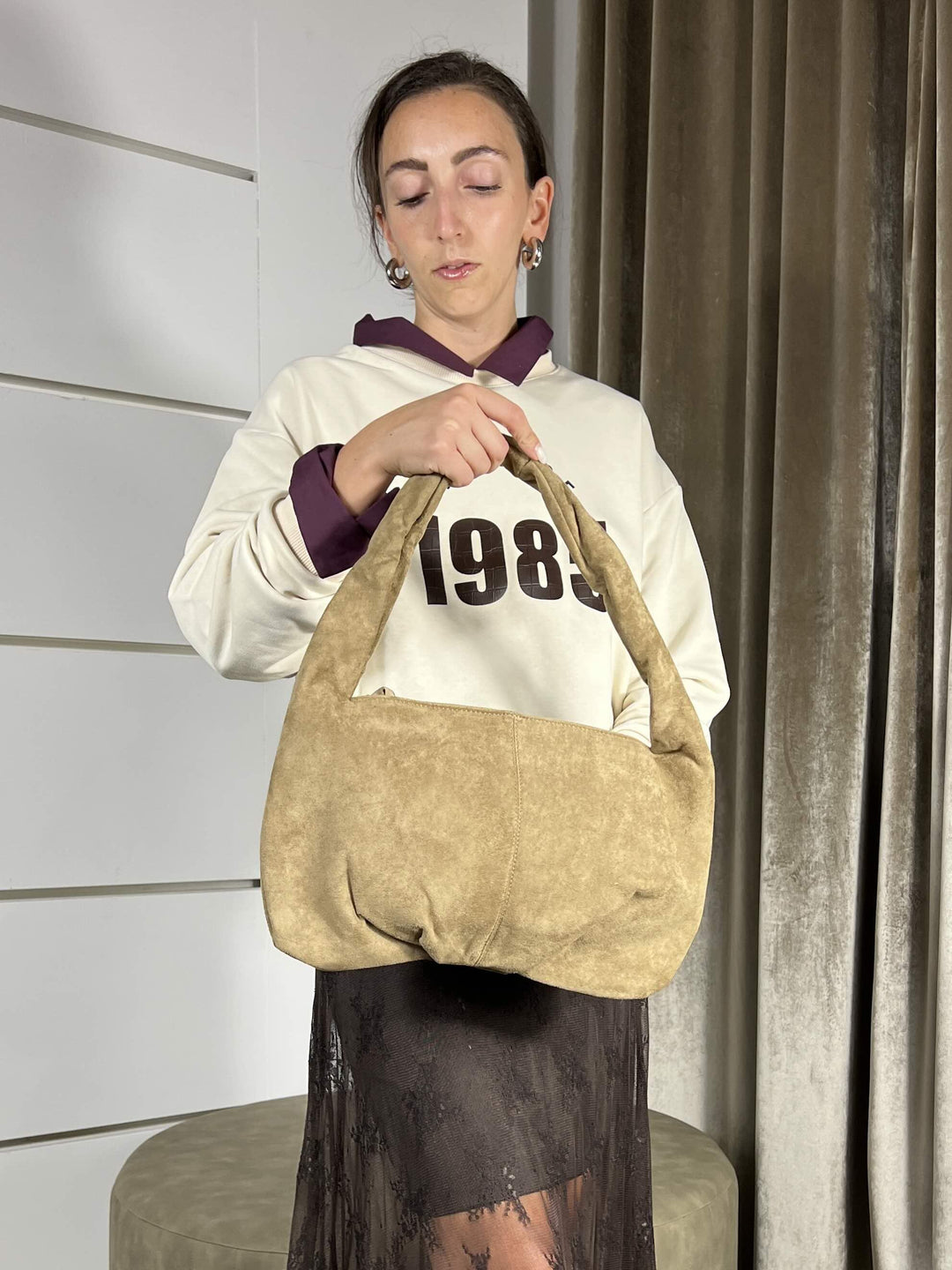 BORSA SCAMOSCIATA TAUPE CON BORCHIE RSS5367TAUPE FEMME CAFE SELECTION