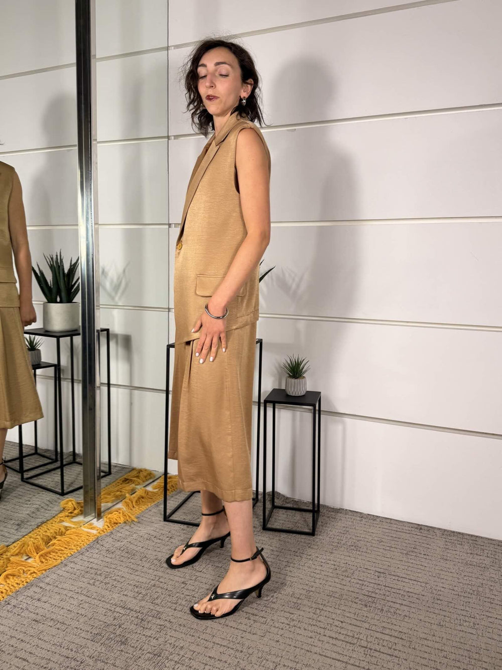 completo gilet asimmetrico e  bermuda caramel WGI26SRO214CARAMEL TWO WAY