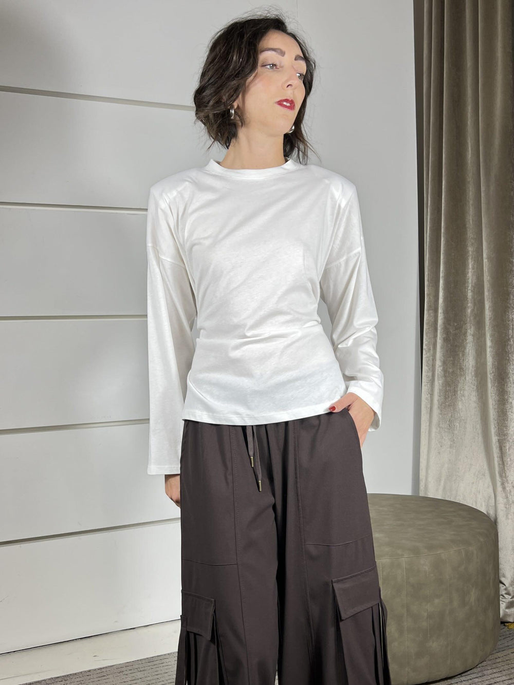t-shirt bianca manica lunga con laccetto dietro e spallina UF0168BIANCO VICOLO