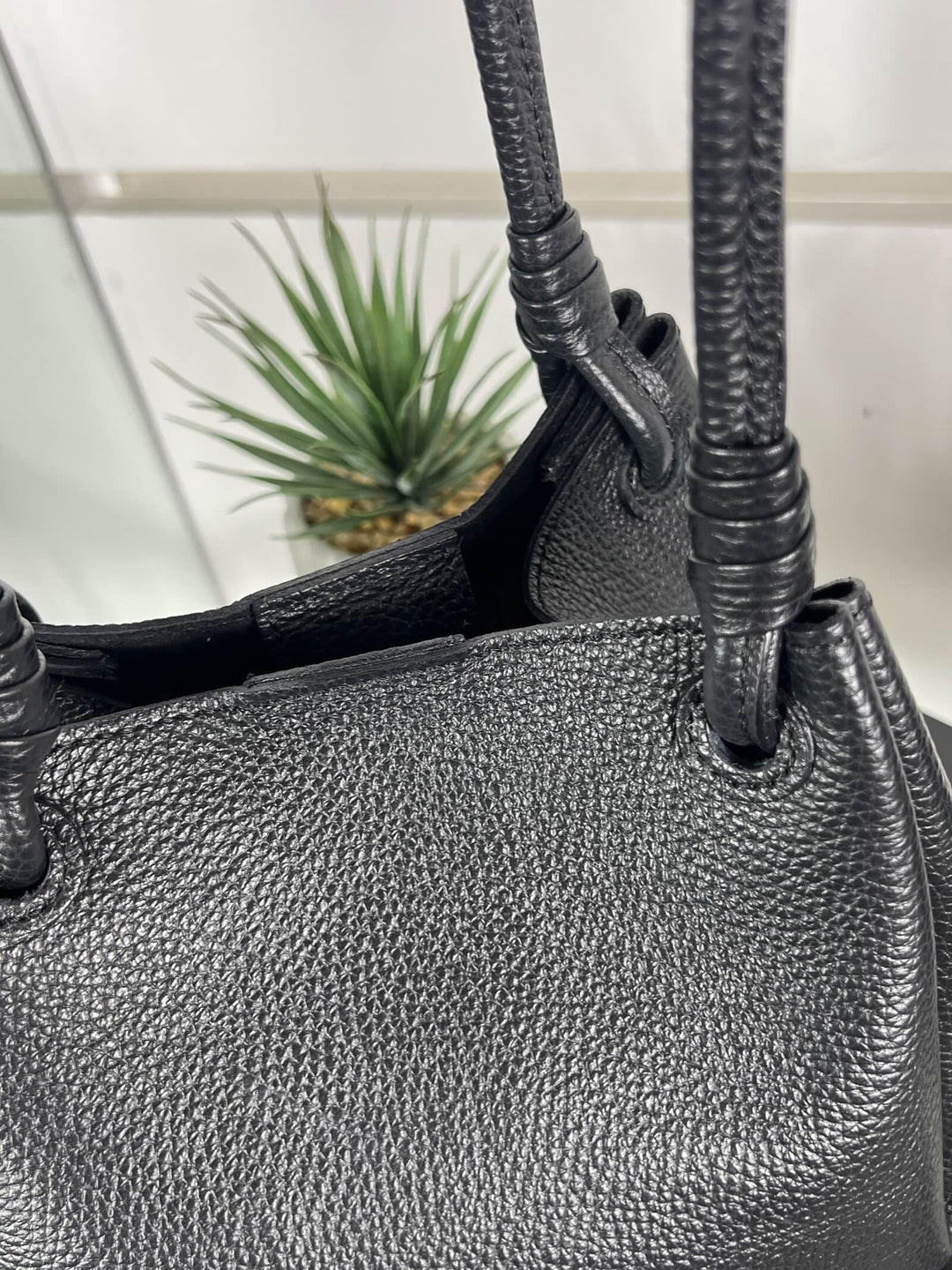 borsa a secchiello in vera pelle nera con pochette e tracolla DO-B0210NERO FEMME CAFE SELECTION