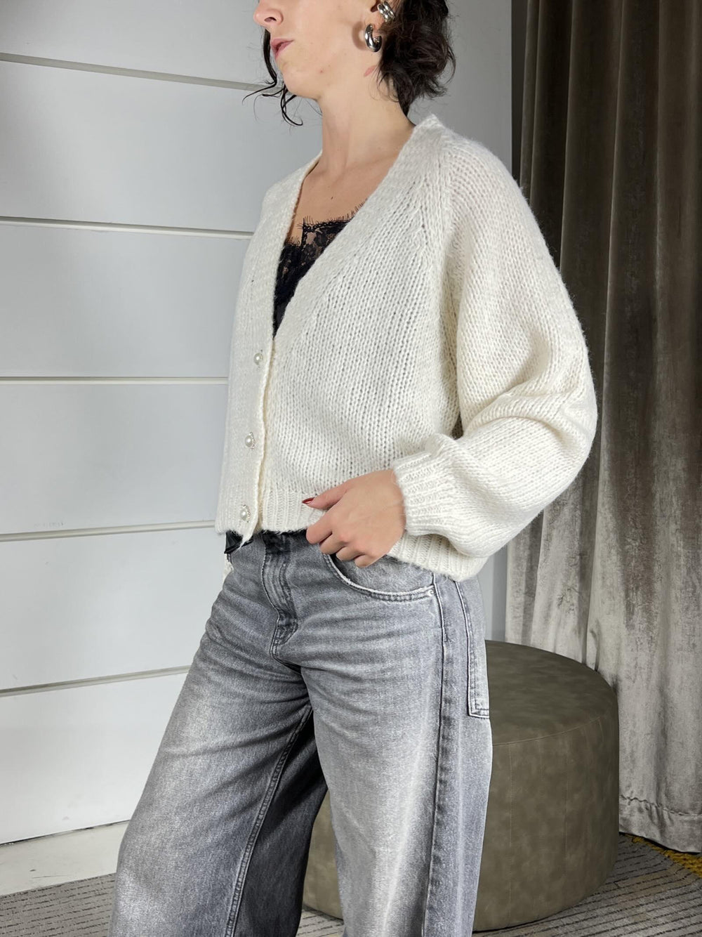 cardigan scollo a v con bottone gioiello calce JIT-P021CALCE HAVE ONE