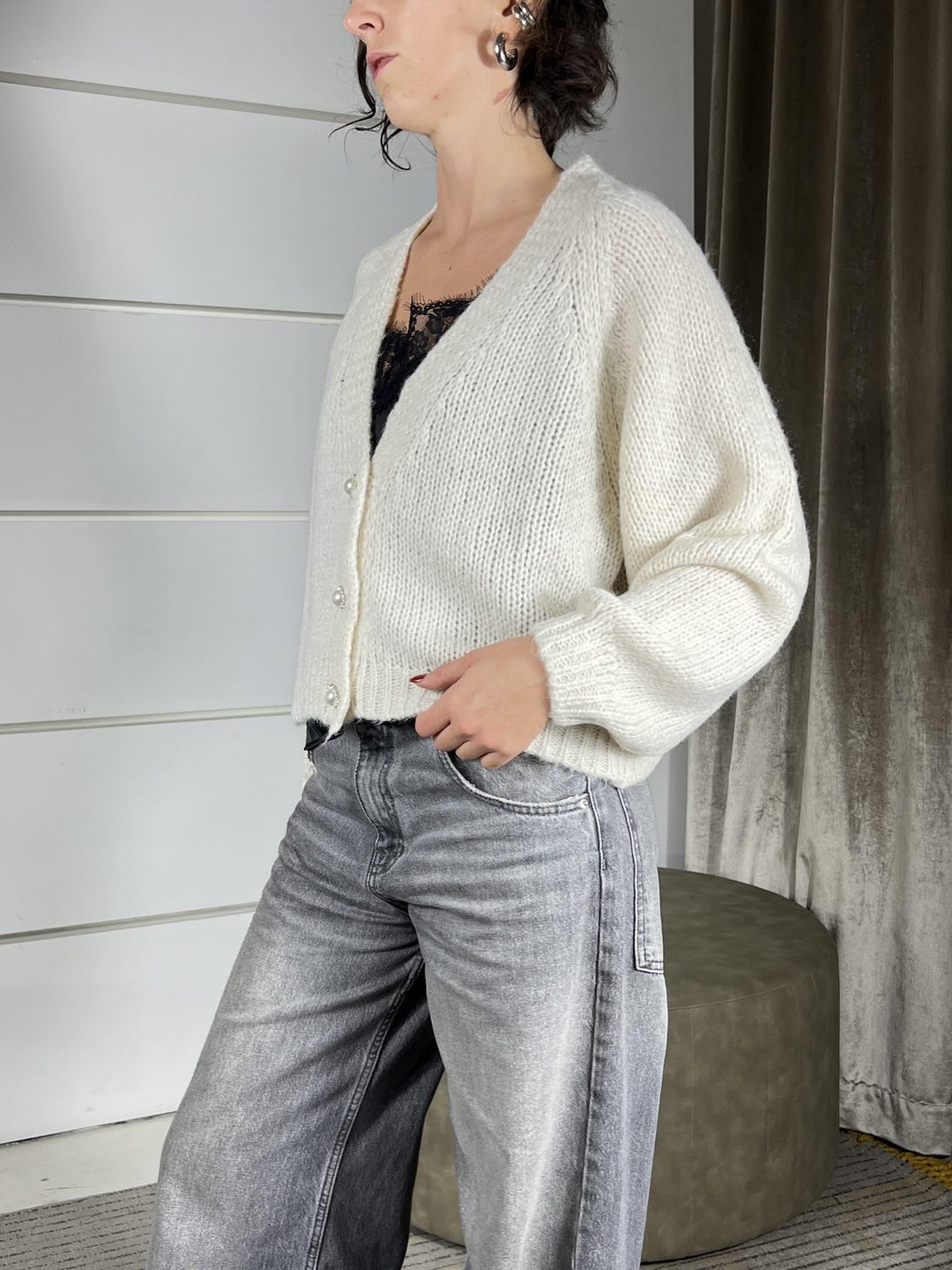 cardigan scollo a v con bottone gioiello calce JIT-P021CALCE HAVE ONE