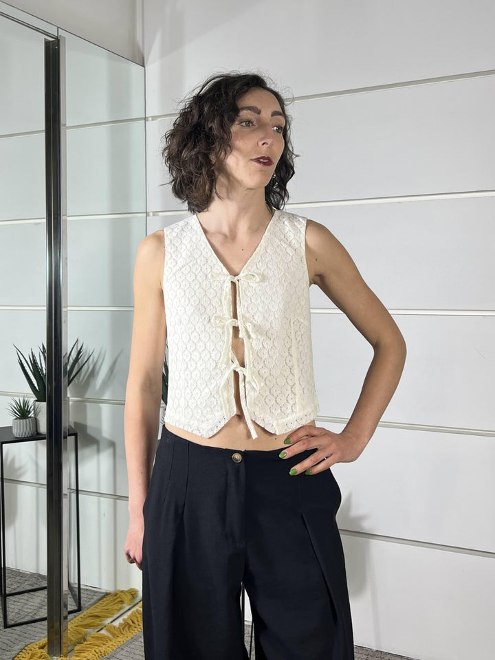 gilet in pizzo sangallo con fiochhi bianco 12524WHITE FEMME SELECTION