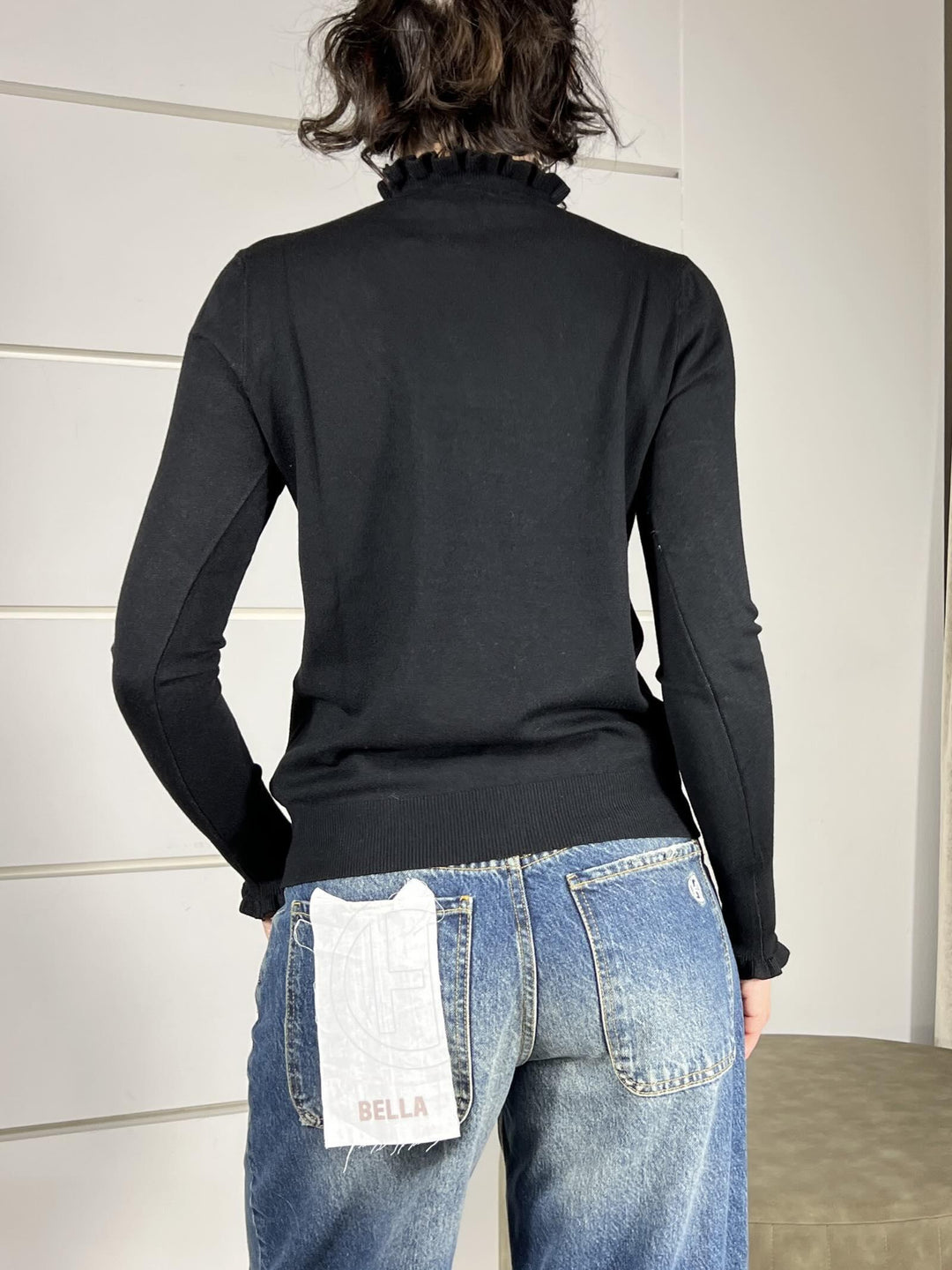 maglia nera in viscosa con rouches nel collo e nella manica MNC-P059NERO HAVE ONE