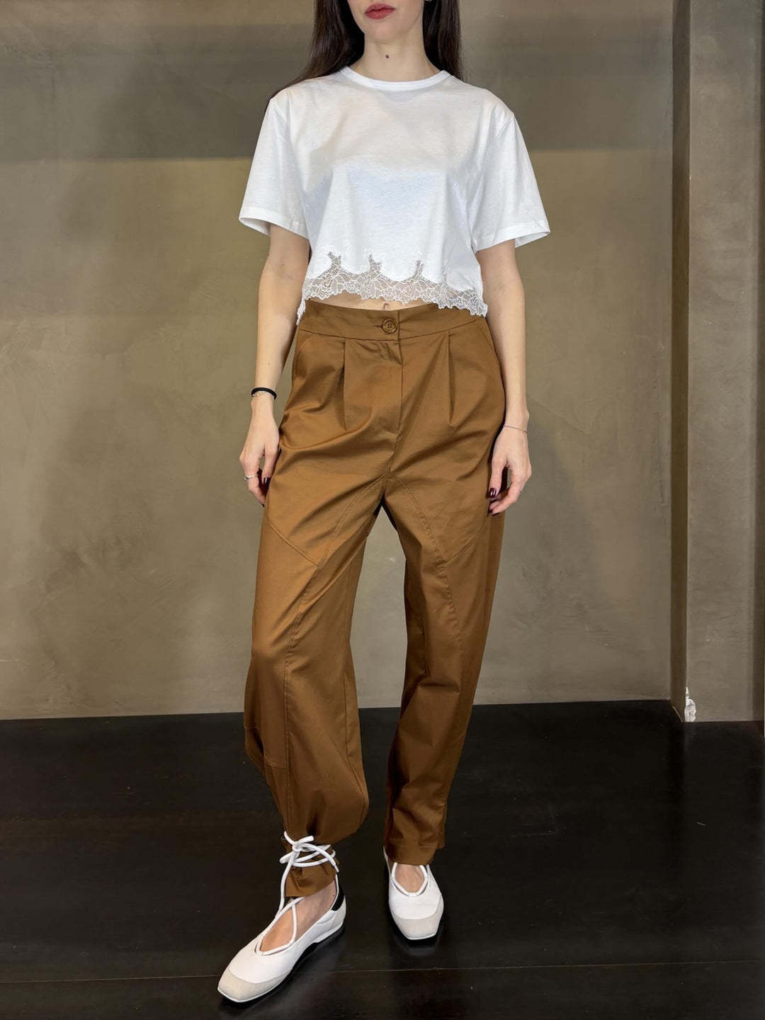 pantalon ampiocon pince  più stretto sul fondo caramello PIAV0538 CARLA G