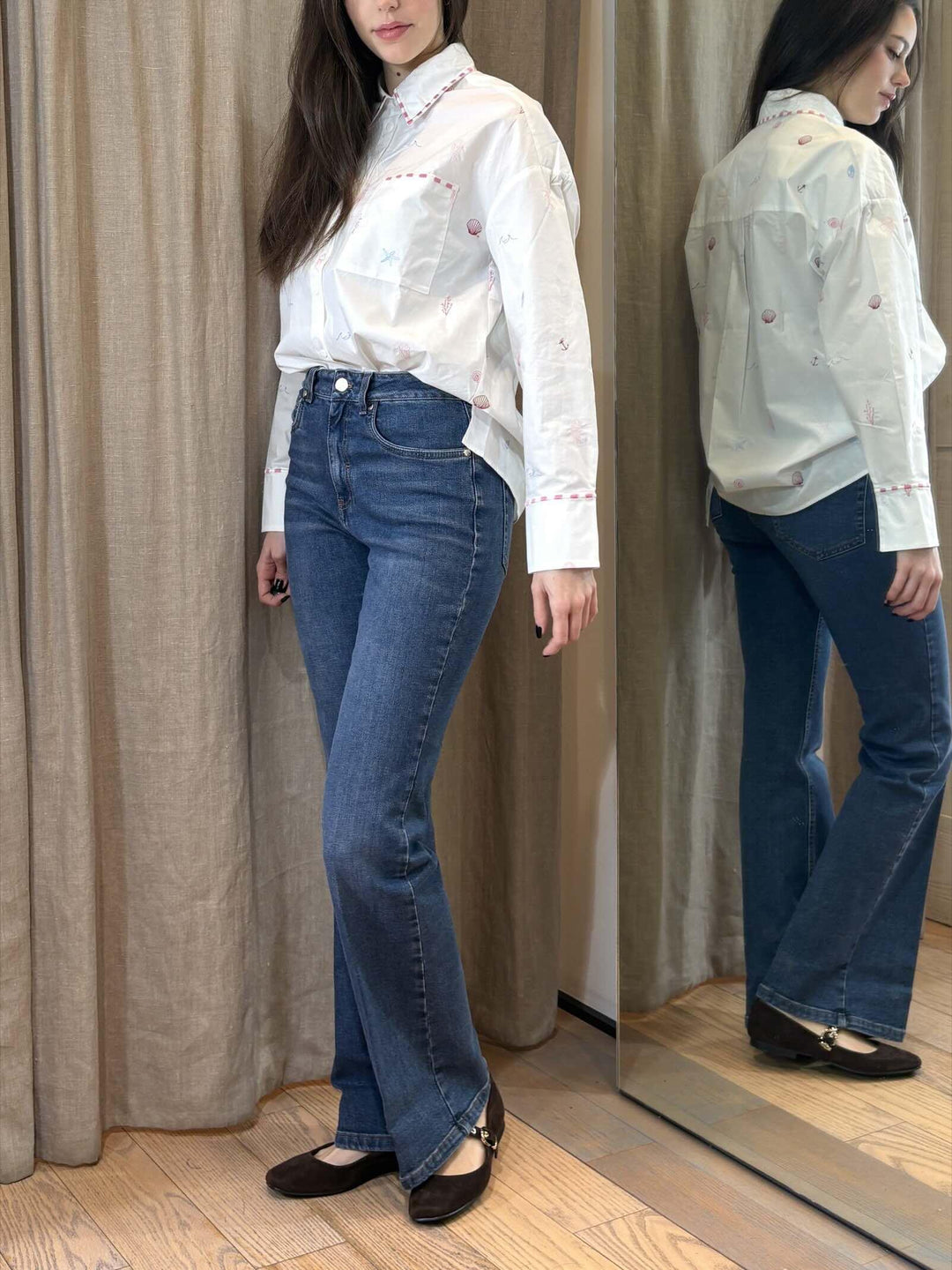 camicia bianca con ricami rosa rossi e azzurri RICETTA009 PENNY BLACK
