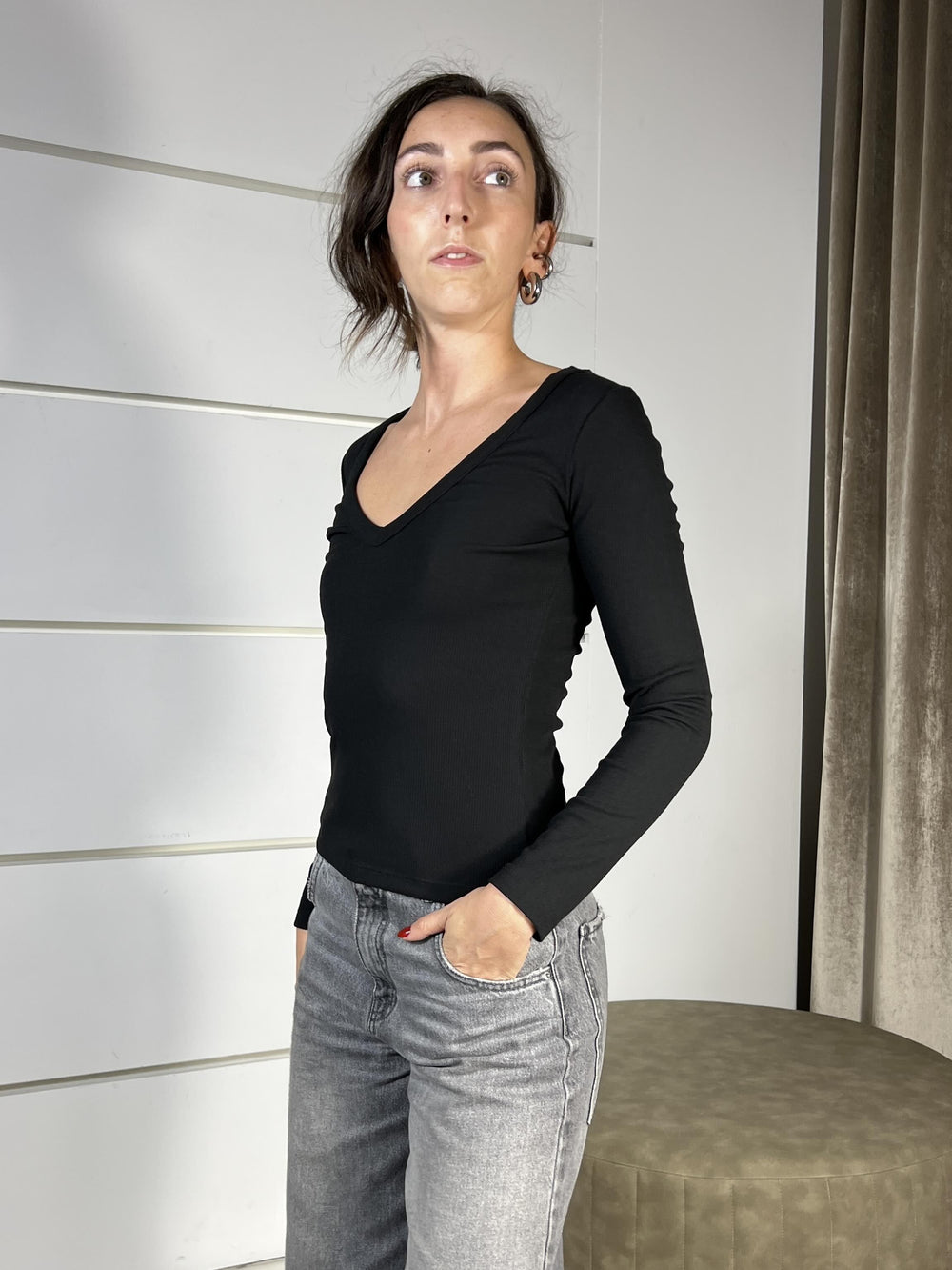 t.shirt scollo a v manica lunga a costine nera UF0038NERO VICOLO