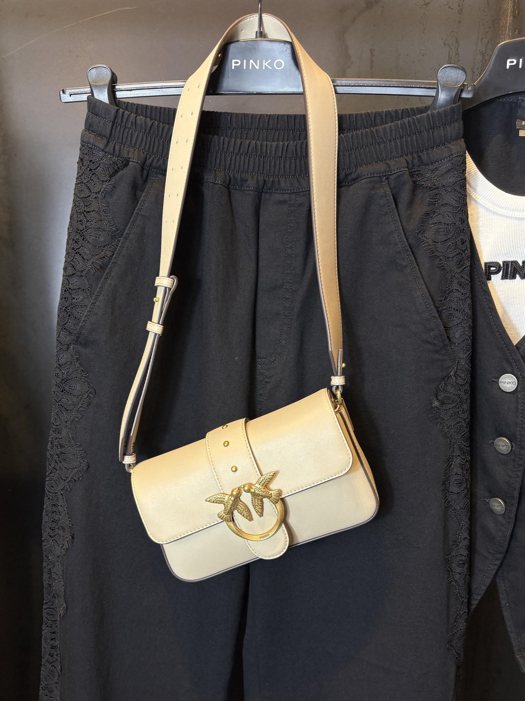 borsa mini slouchy a spalla beige con logo oro LOVE ONE MINI SLOUCHYC50Q PINKO