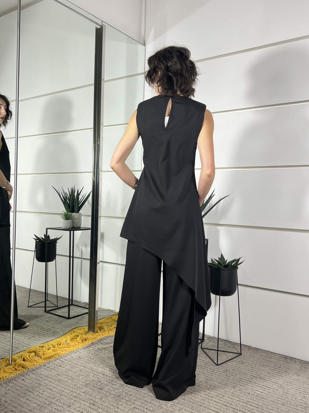 completo blusa asimmetrica e pantalone a palazzo nero SM215ANERO SUSY MIX