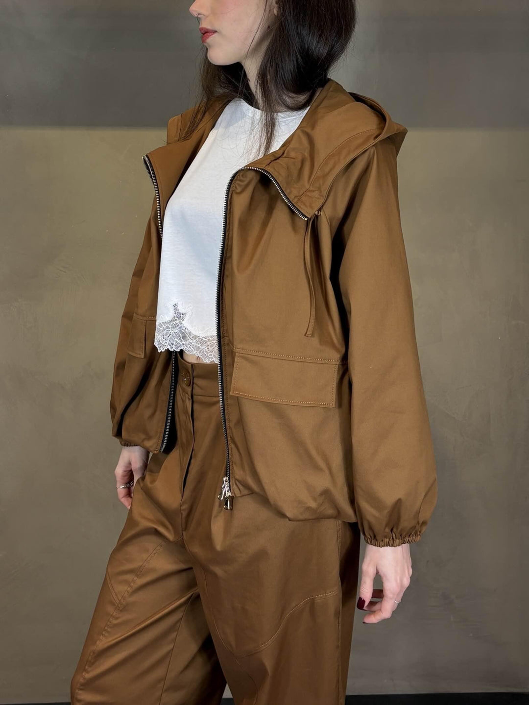 giubbotto effetto bomber in nylon caramello SEDO0538 CARLA G