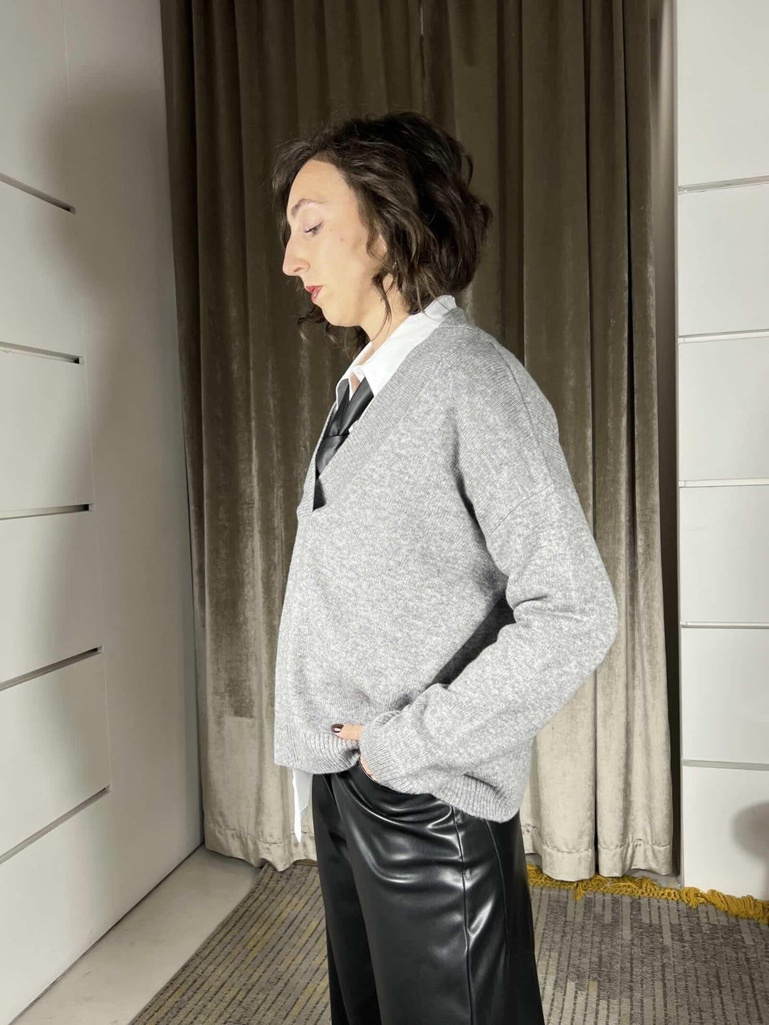 maglione scollo a v grigio over con coste nel collo e nel fondo 100%lana WL785AI25GRIGIO TENSIONE IN