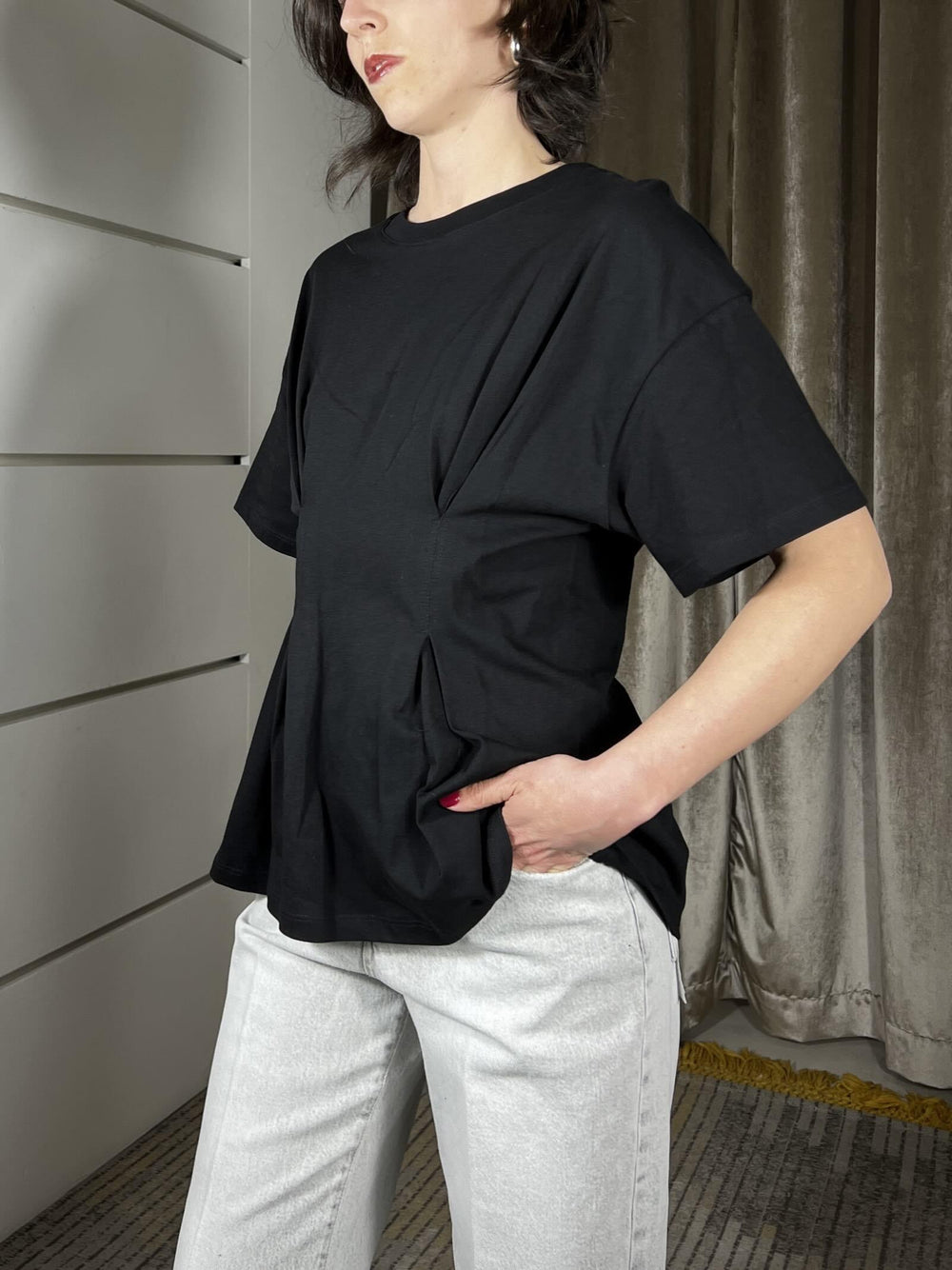 t-shirt nera ripresa in vita UAB0020NERO VICOLO