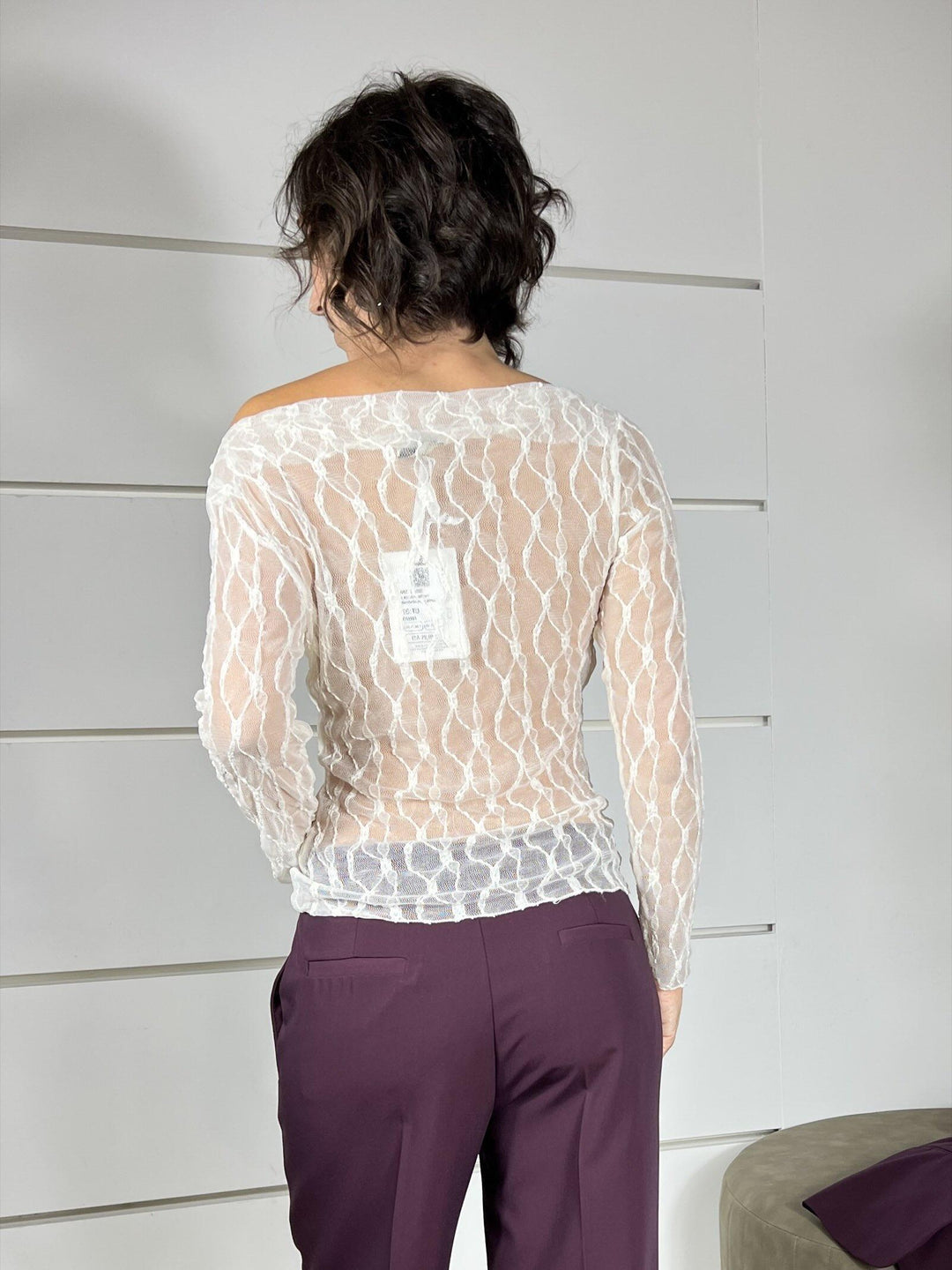 t-shirt in pizzo elasticizzato con scollo a barca burro 252007CREMA SUSY MIX