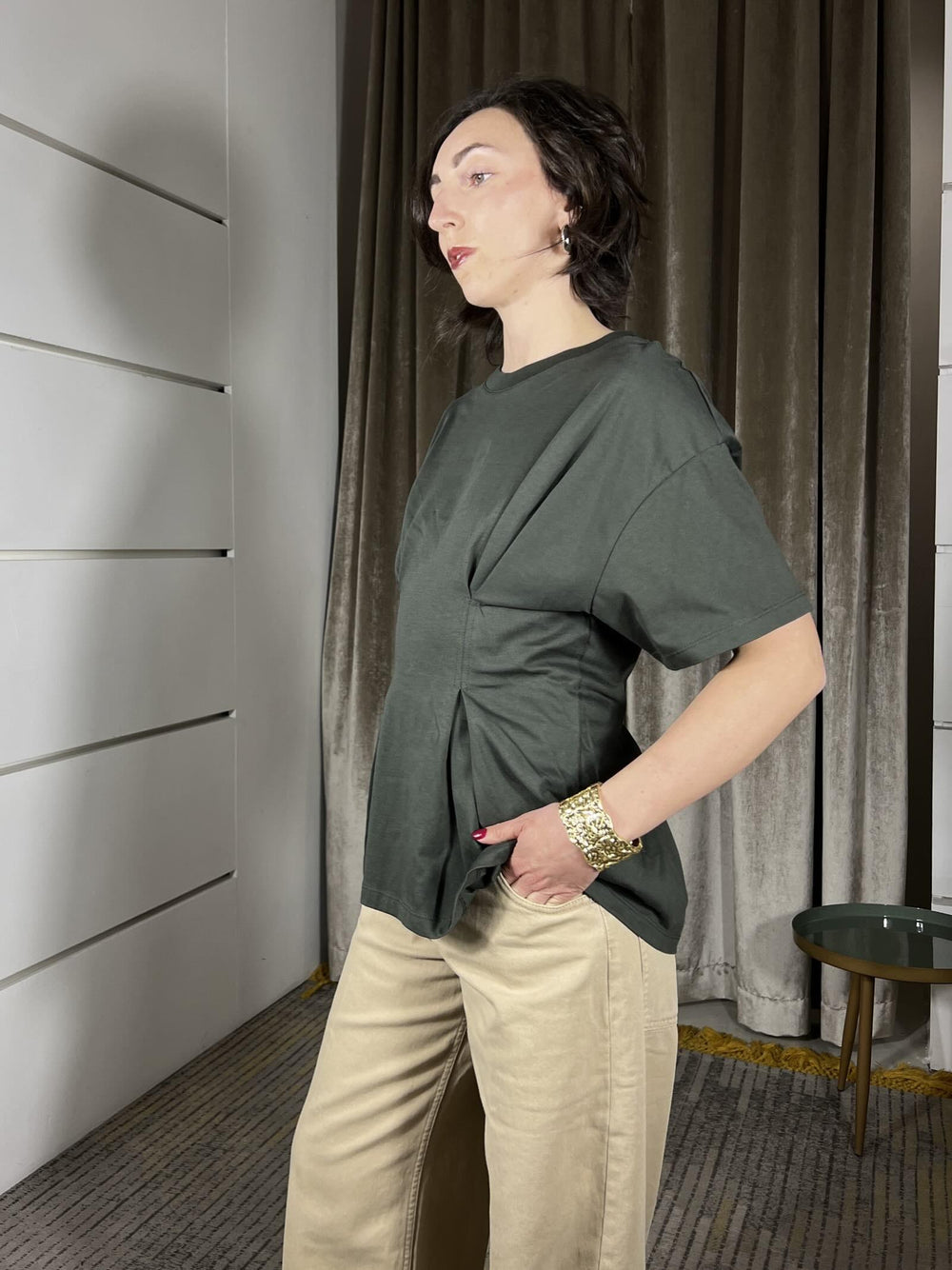 t-shirt militare ripresa in vita UAB0020MILITARE VICOLO