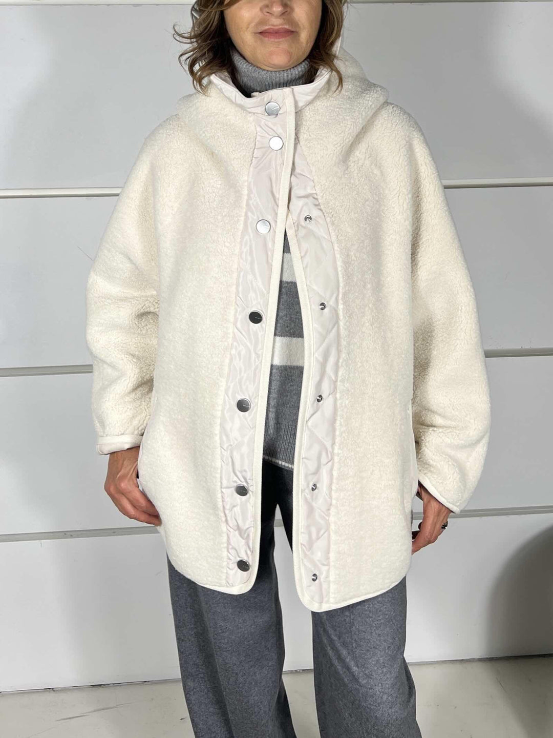 CABAN CORTO BIANCO CIGNO EFFETTO TEDDY CAPPERI CABANC00 PINKO