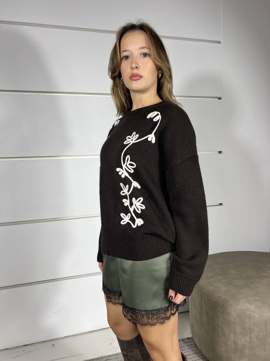 maglione moro girocollo con ricami burro misto lana W5HMJ64A400BROWN TENSIONE IN