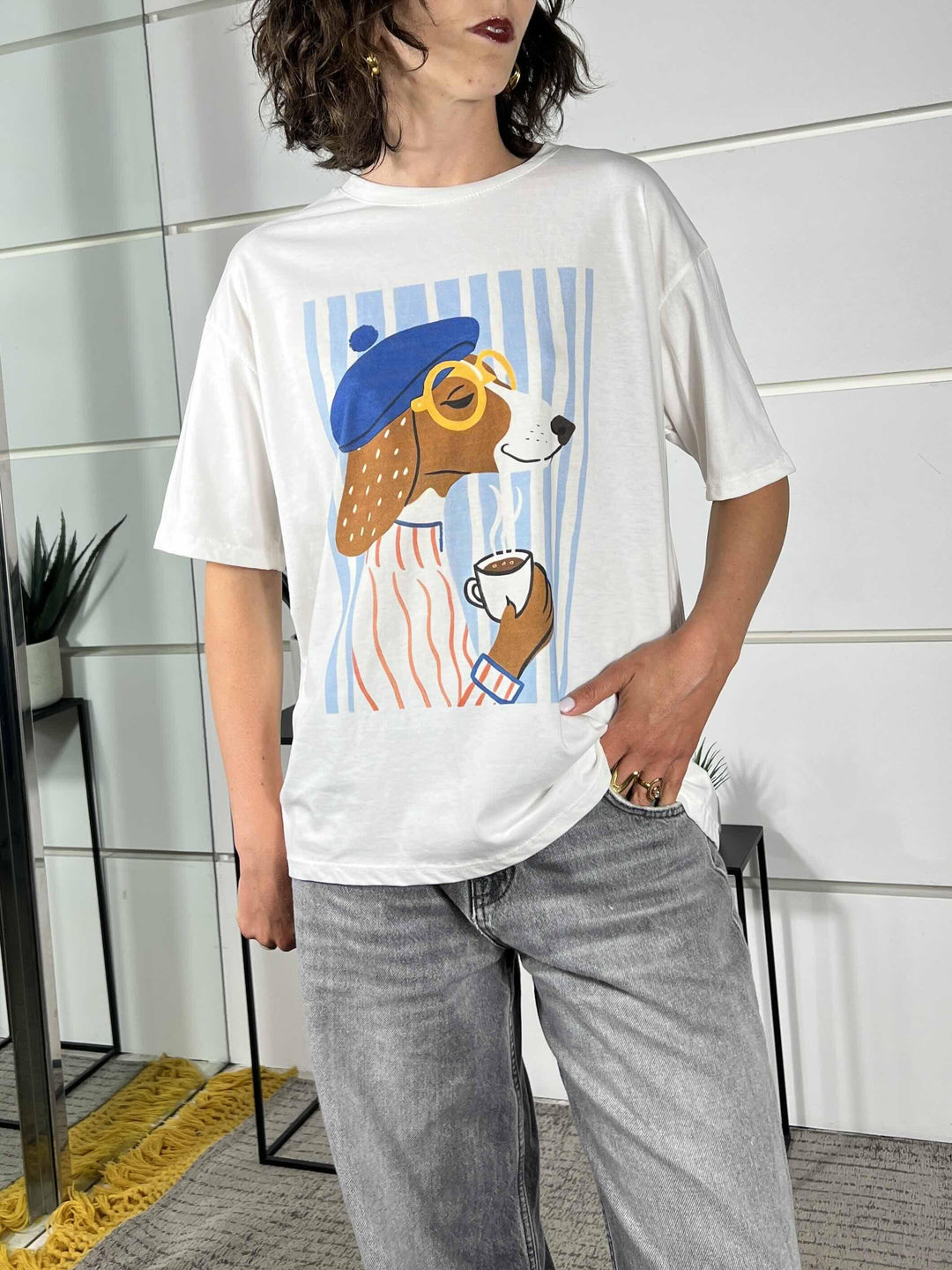 t-shirt bianca girocollo manica corta con stampa cane 690002DOG WITH HAT SPICY CAFE