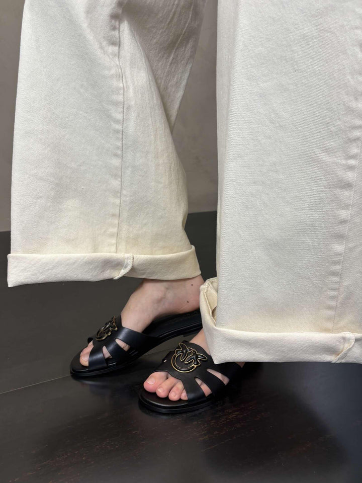 ciabatta in pelle nera con logo oro MILLY 04Z99 PINKO