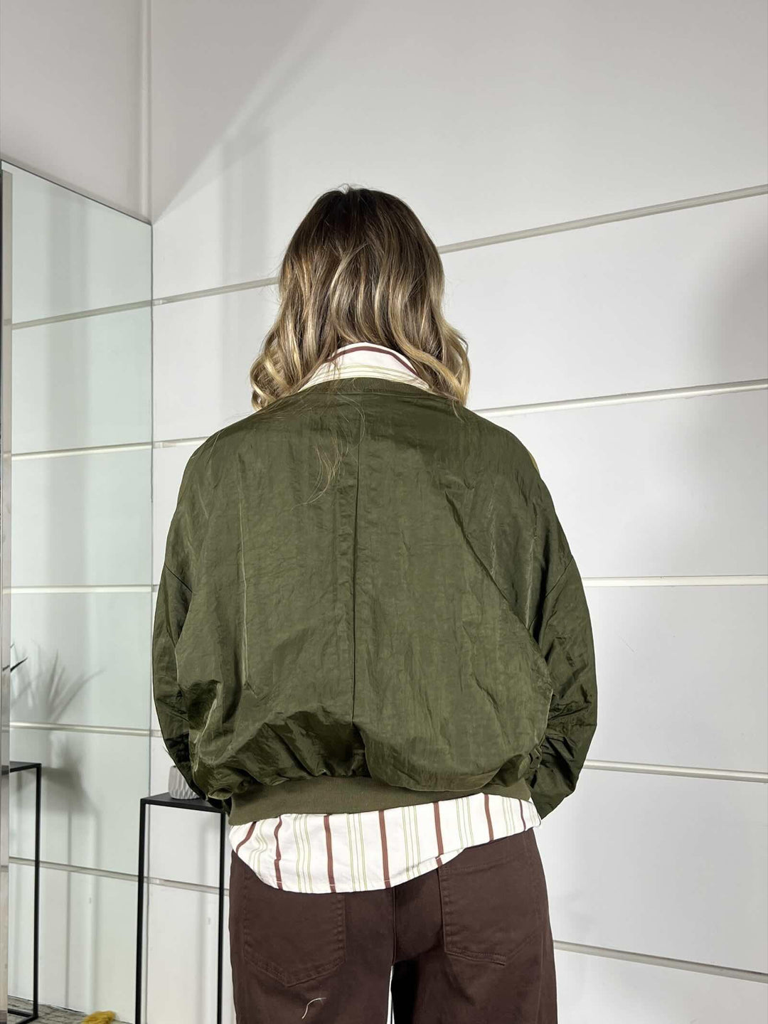 bomber tessuto tecnico con manica arricciata e doppio colletto militare VHP8LBX1765 IMPERIAL