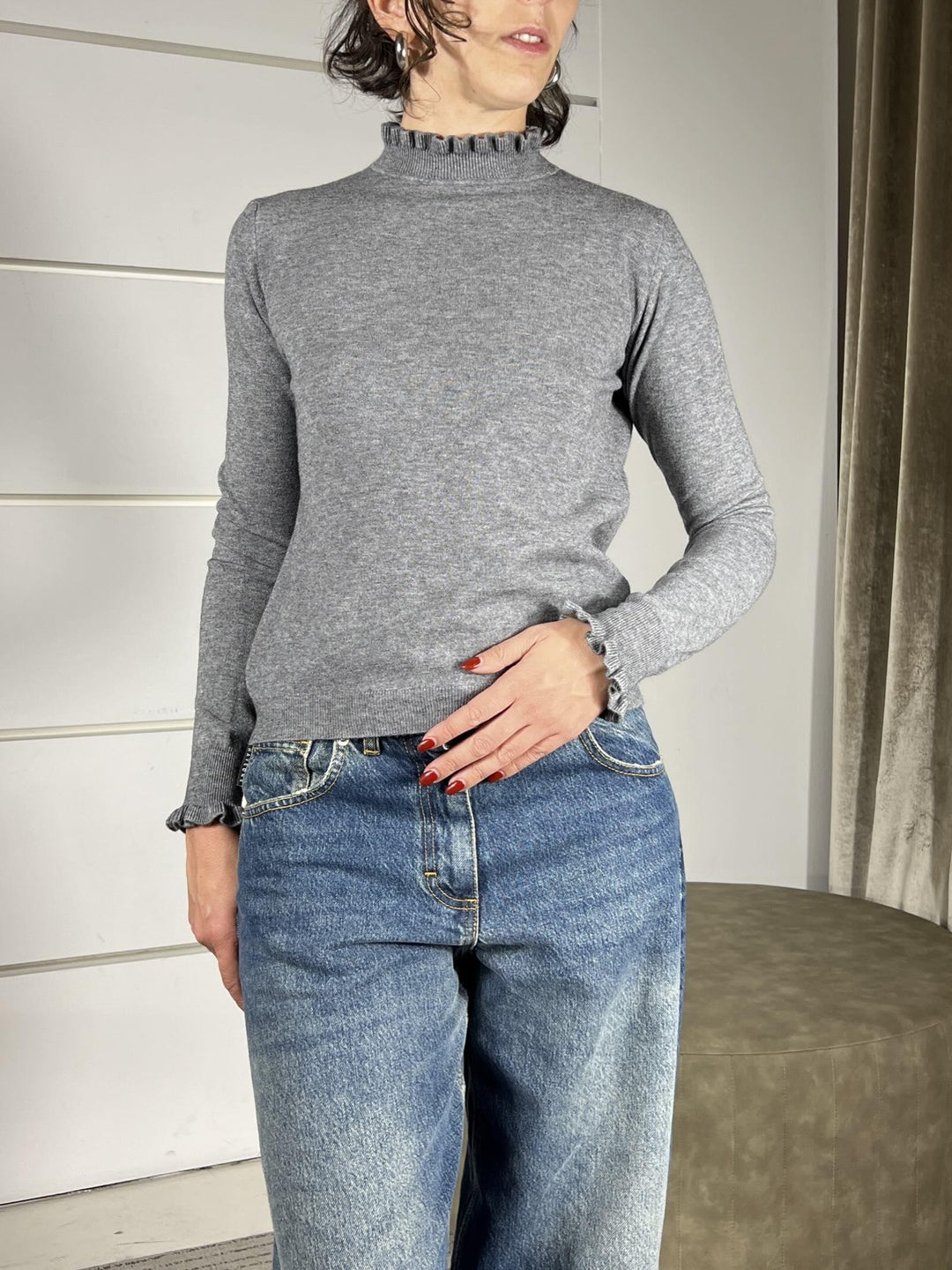 maglia grigia in viscosa con rouches nel collo e nella manica MNC-P059GRIGIO HAVE ONE