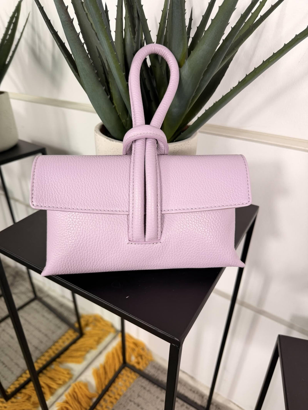 borsa in pelle con nodo e con tracolla regolabile colore lilla DO-B0131LILLA FEMME CAFE SELECTION