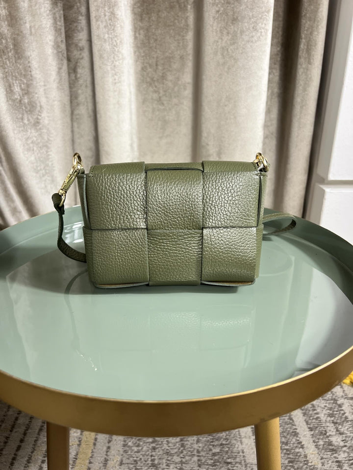 BORSA VERDE MILITARE A INTRECCIO IN PELLE CON TRACOLLA 249215VERDE MILITARE FEMME CAFE SELECTION
