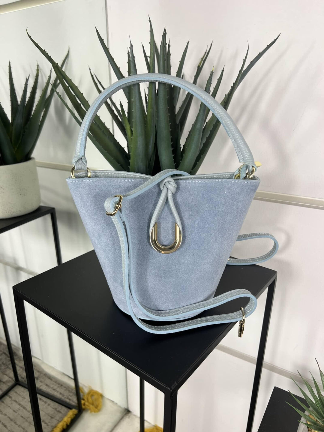 borsa secchiello in camoscio celeste con tracolla in pelle 697CELESTE FEMME CAFE SELECTION