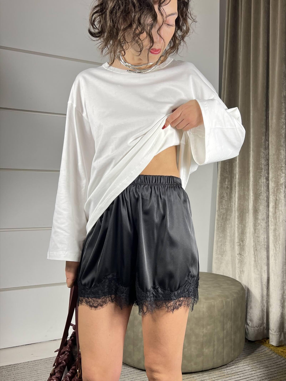 SHORT NERO SATIN CON PIZZO TF1030NERO VICOLO