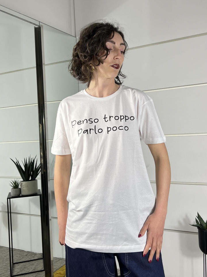 t-shirt con scritta penso troppo parlo poco TSH54BIANCO SUSY MIX