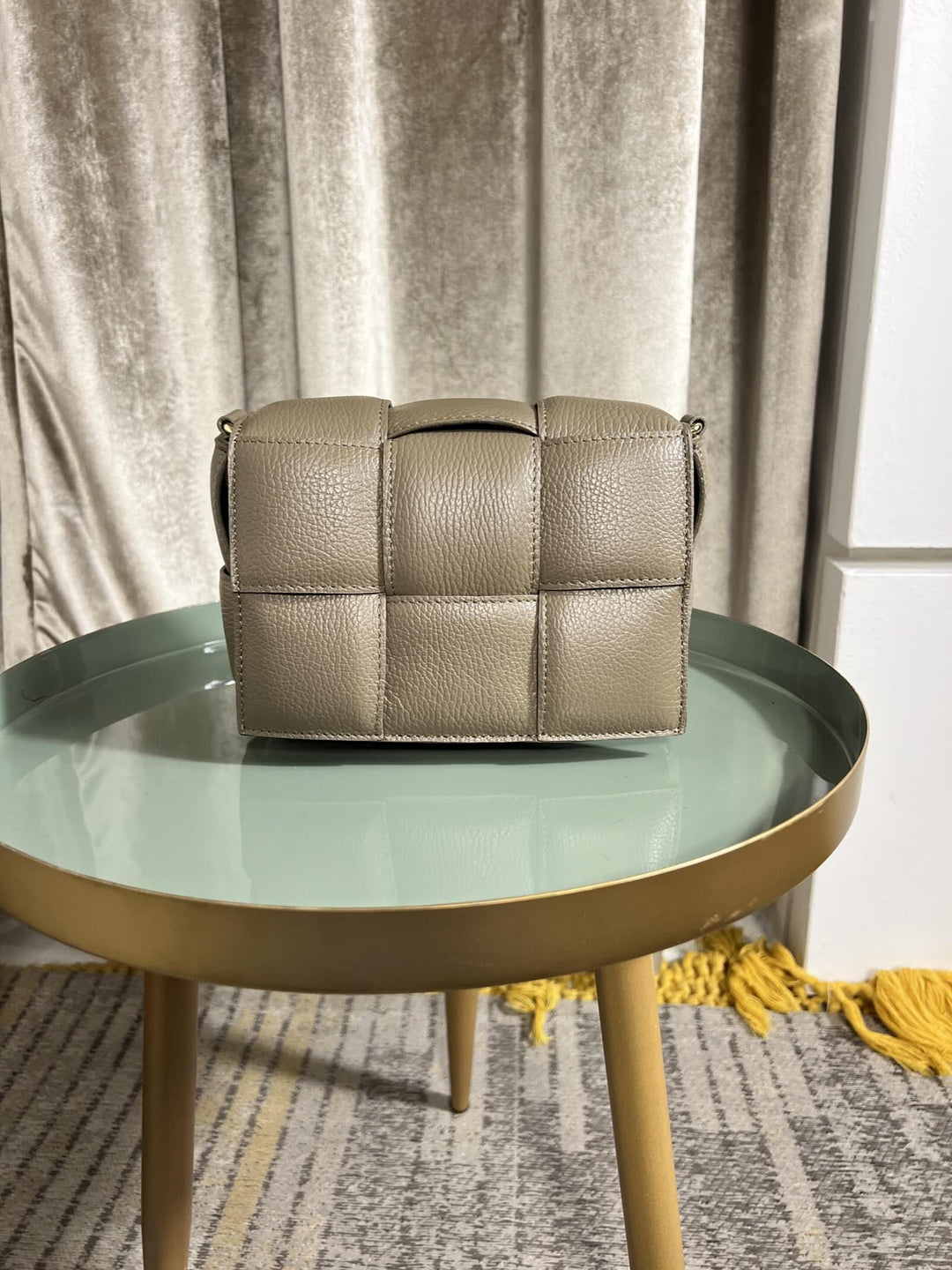 BORSA TORTORA A INTRECCIO IN PELLE CON TRACOLLA 264130TORTORA FEMME CAFE SELECTION