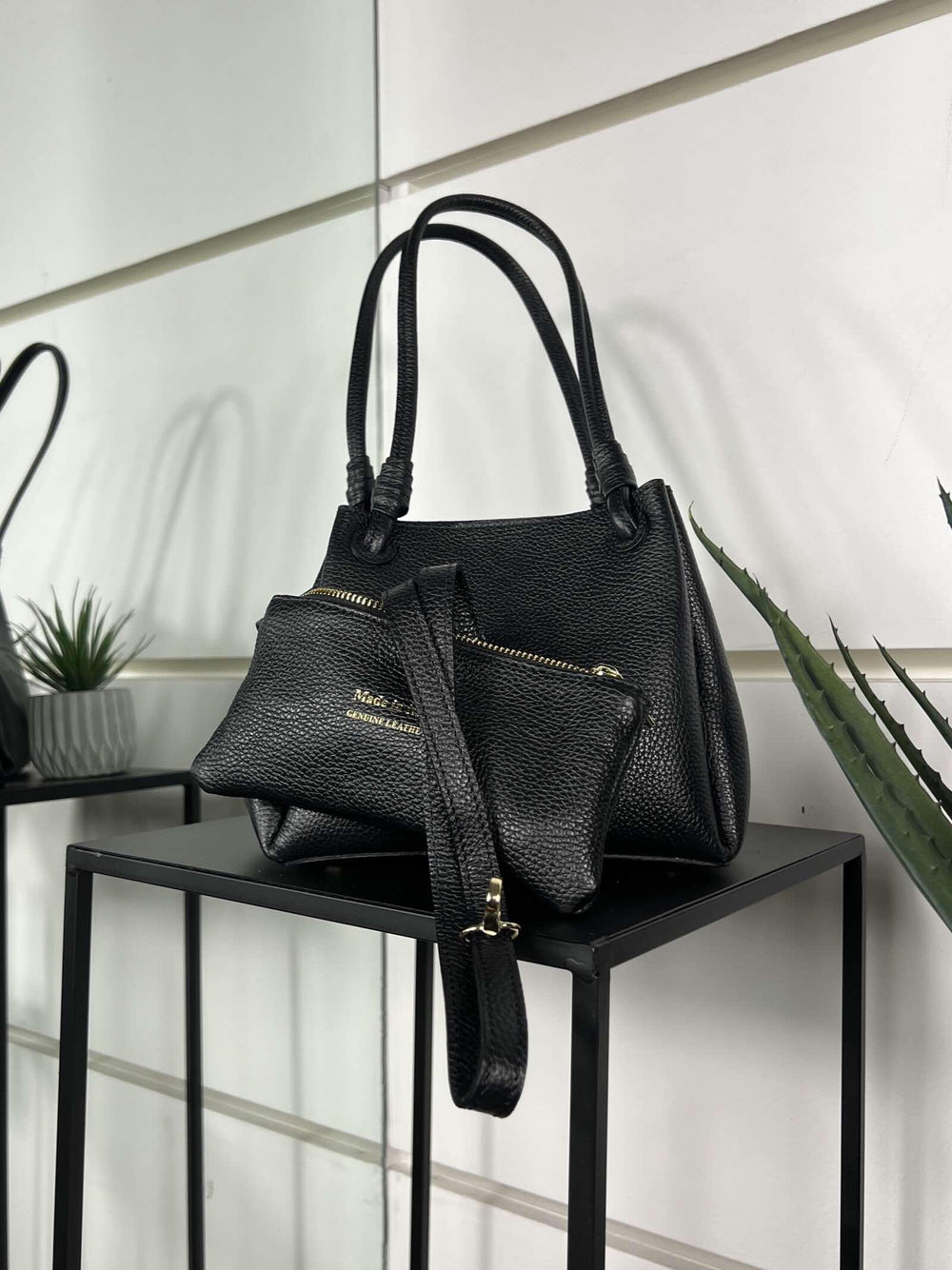 borsa a secchiello in vera pelle nera con pochette e tracolla DO-B0210NERO FEMME CAFE SELECTION