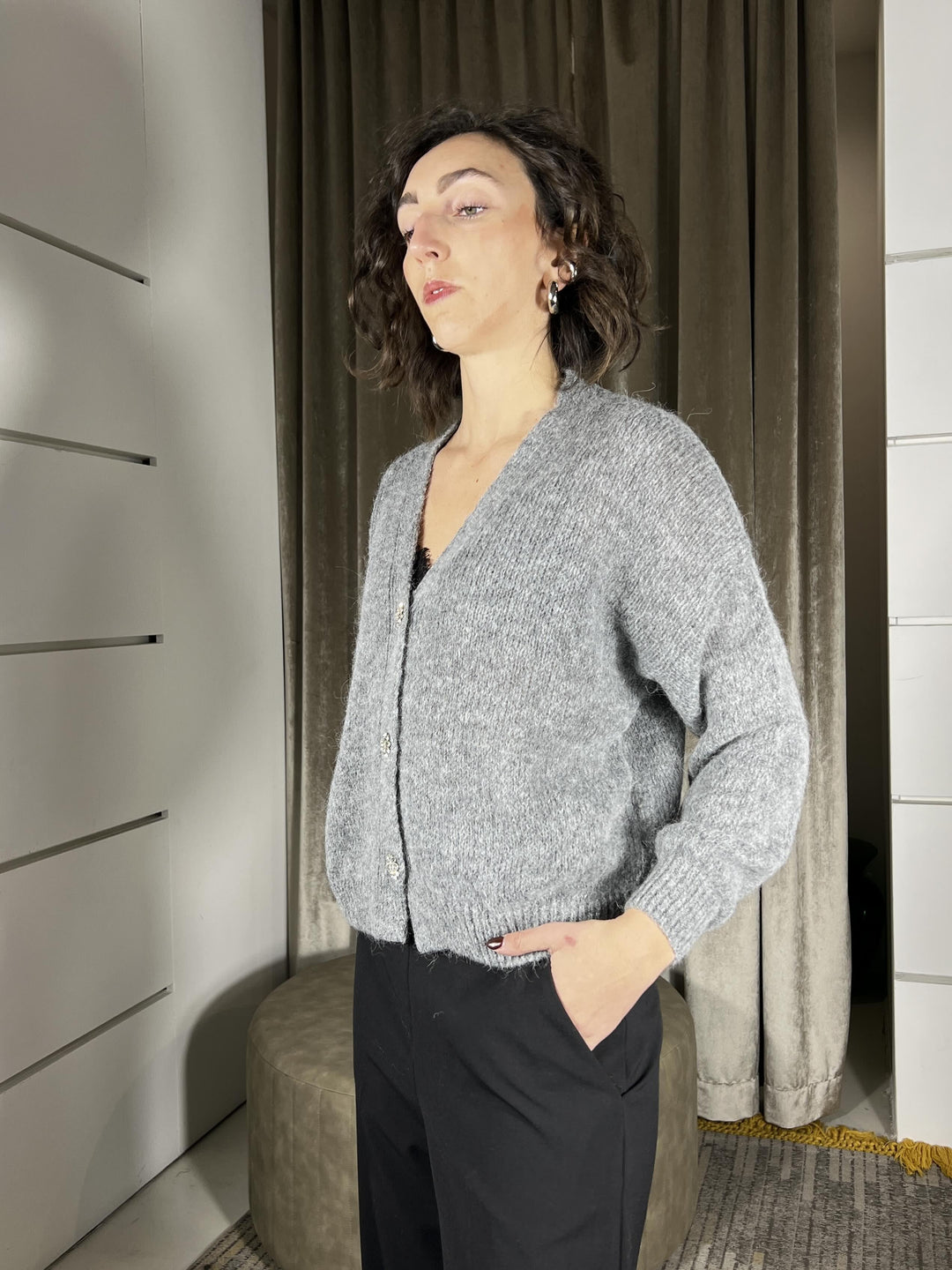 cardigan corto bottoni gioiello strass grigio in misto lana JHO-P147GRIGIO HAVE ONE