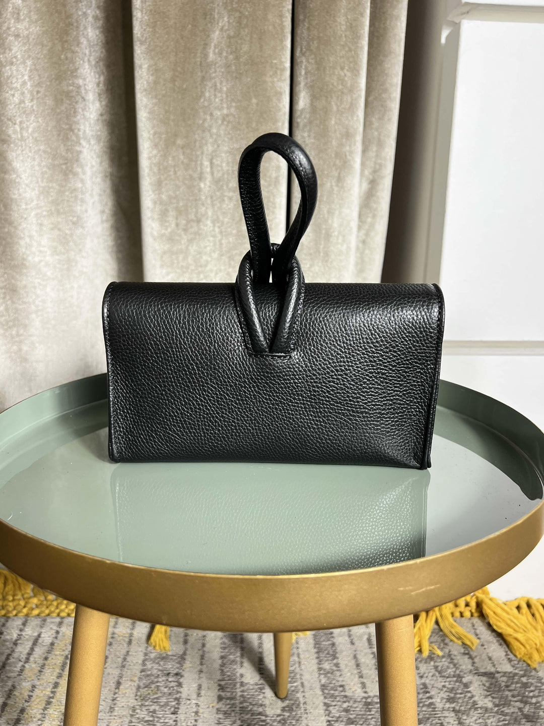 BORSA A NODO IN PELLE NERA 200414NERO FEMME CAFE SELECTION