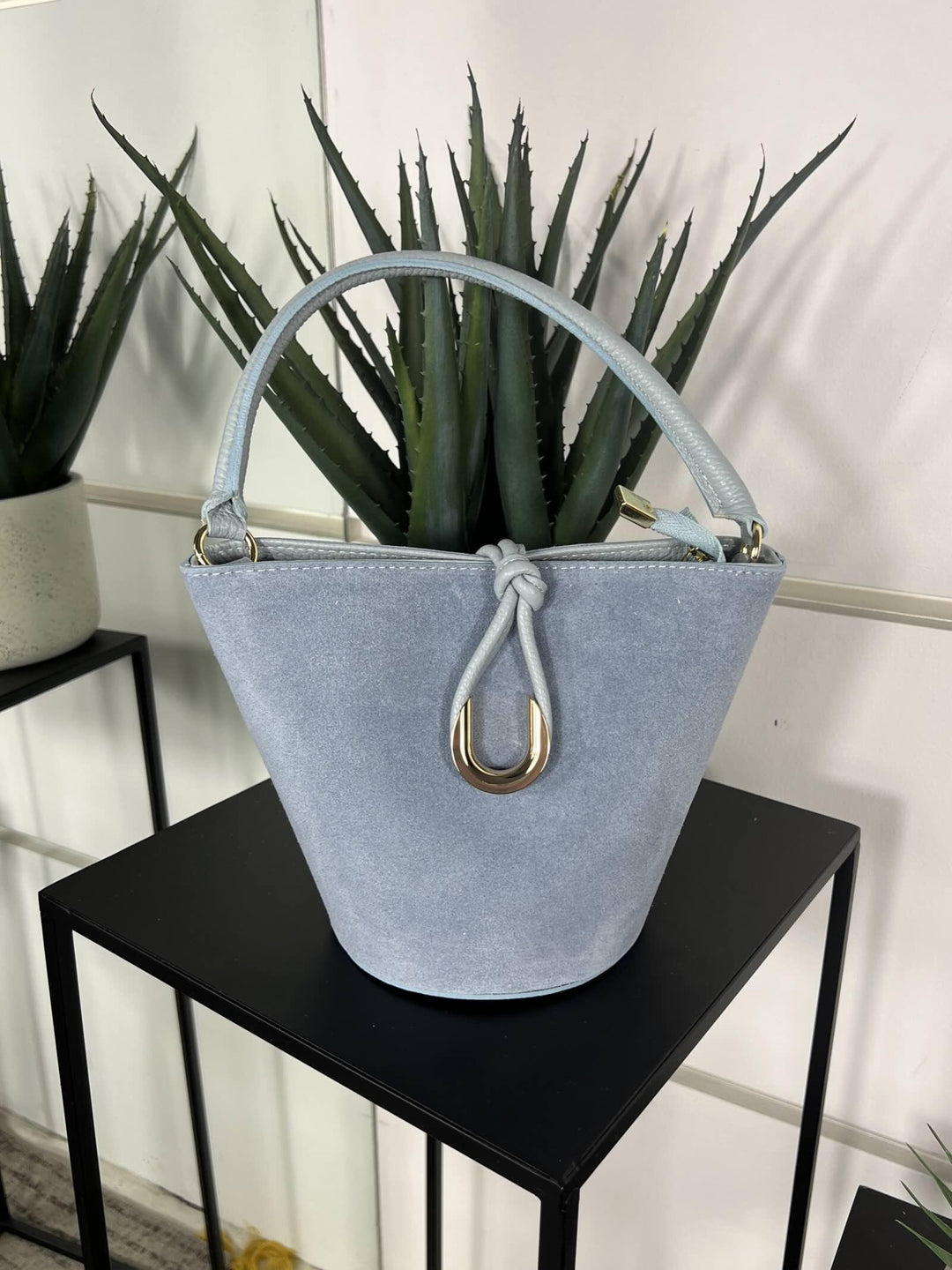 borsa secchiello in camoscio celeste con tracolla in pelle 697CELESTE FEMME CAFE SELECTION