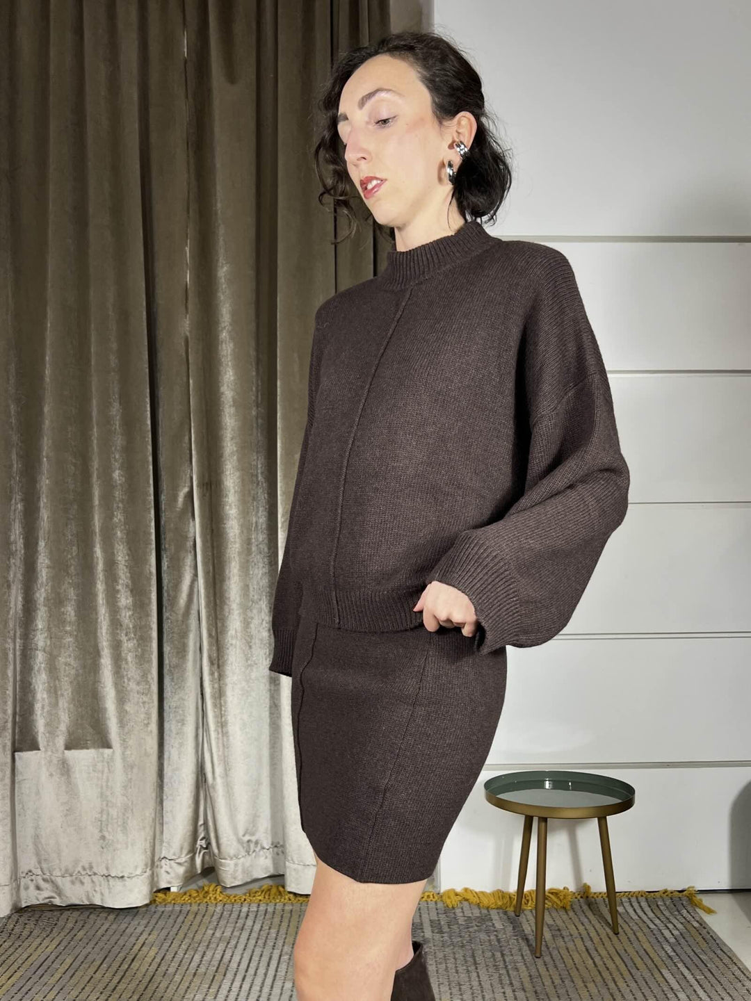 maglione collo a cratere over con spallina moro in misto lana 55193FMORO VICOLO
