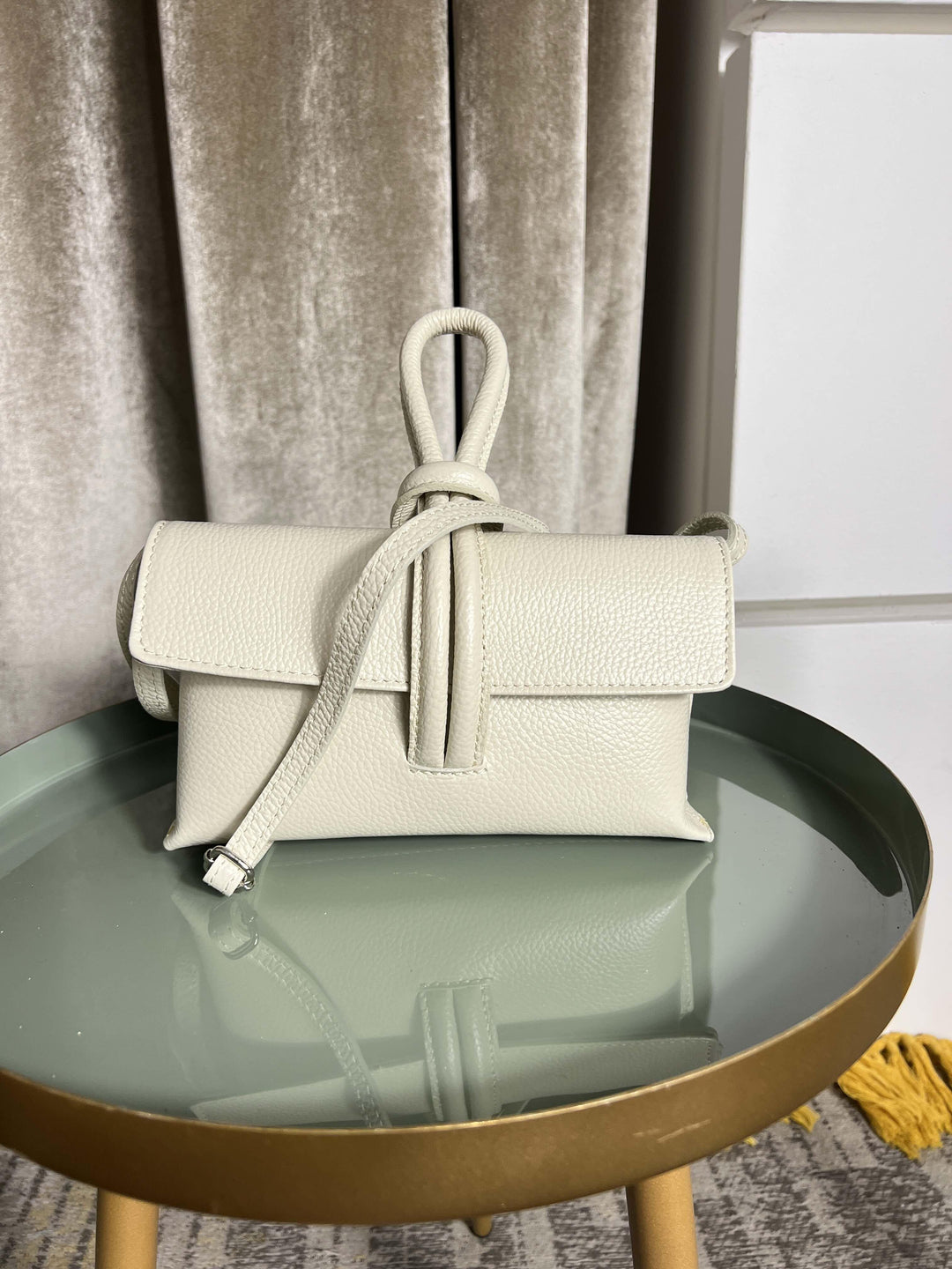 BORSA A NODO IN PELLE BURRO 200414BURRO FEMME CAFE SELECTION