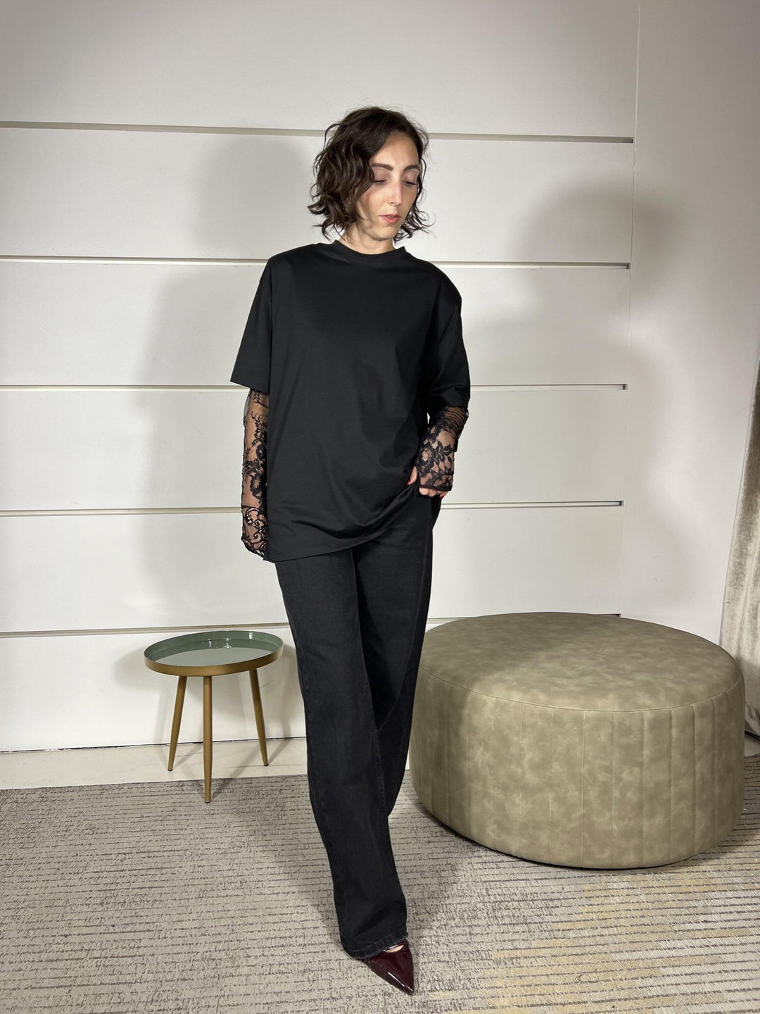t-shirt con manica in pizzo e spallina imbottita nera UF0062NERO VICOLO