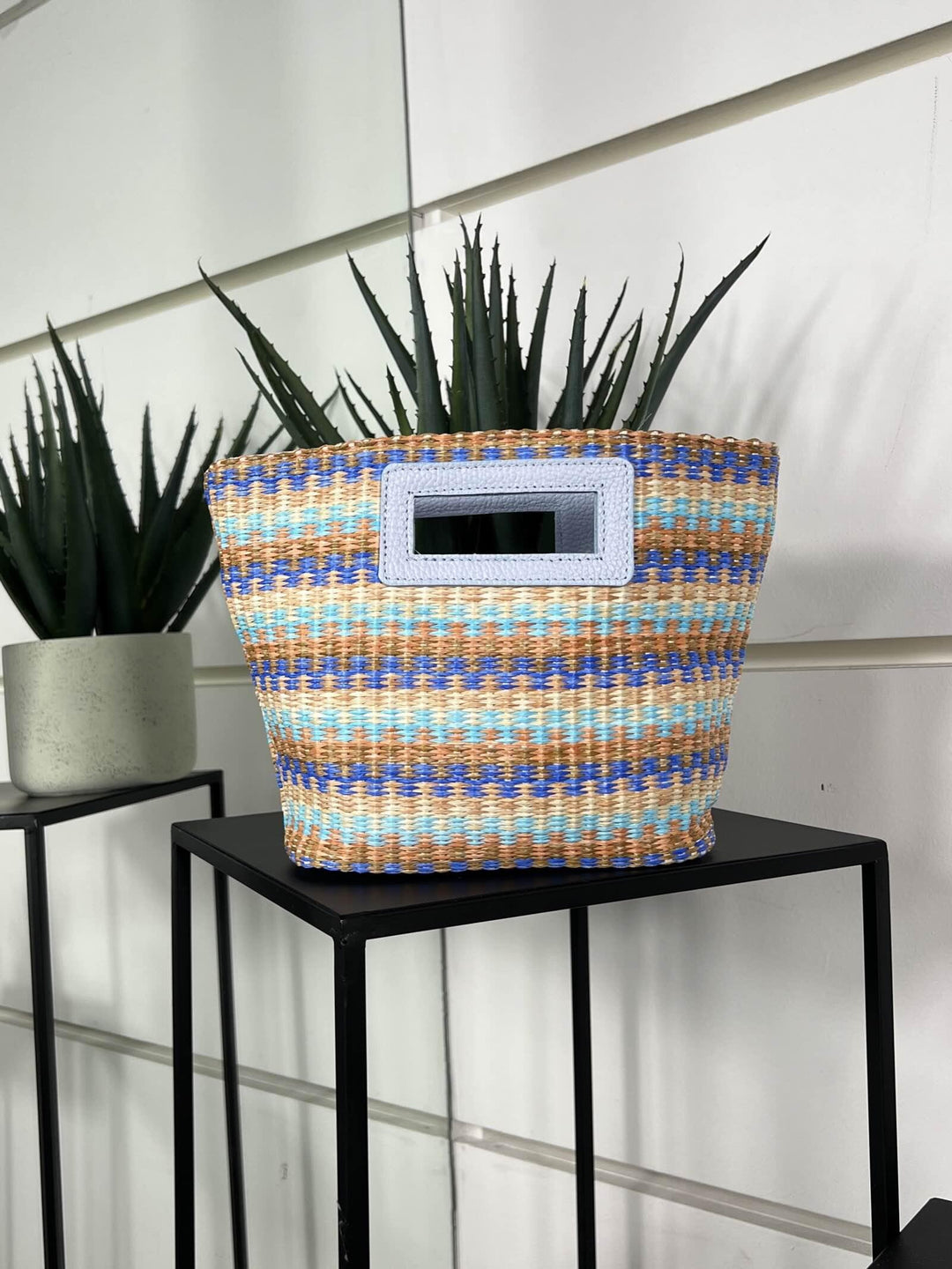 borsa in rafia, a mano con serti in pelle, chiusra a lampo, tracolla in pelle regolabile, tasca parete con chiusura lampo RF-BO0188ICE BLUE FEMME CAFE SELECTION