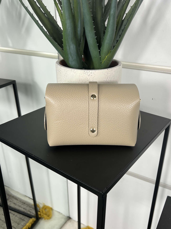 borsa in vera pelle taupe medio con tracolla a catena 5363TAUPE MEDIO FEMME CAFE SELECTION