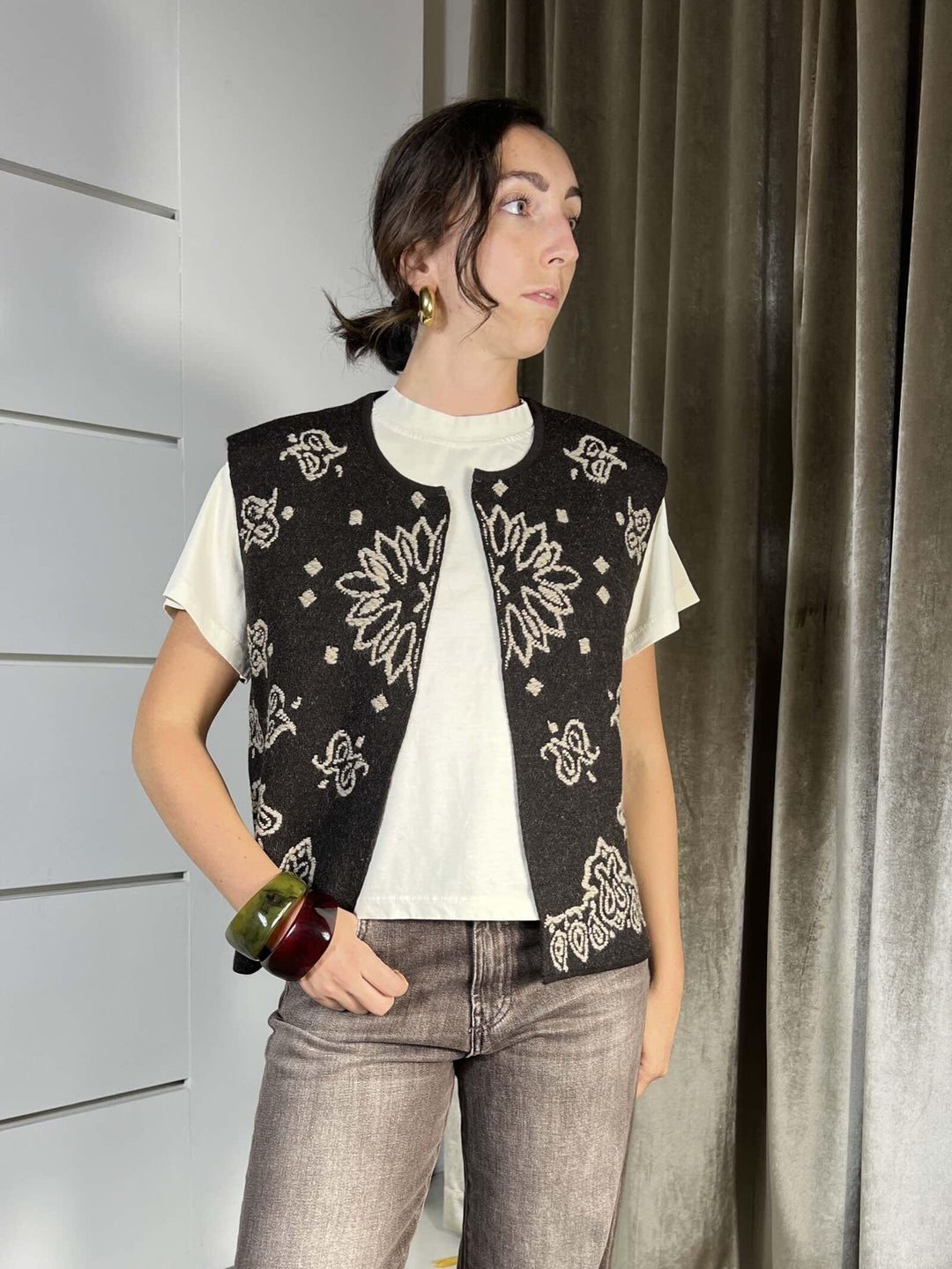 GILET MORO IN MAGLIA CON RICAMI TAUPE W5HMG61A400TAUPE TENSIONE IN