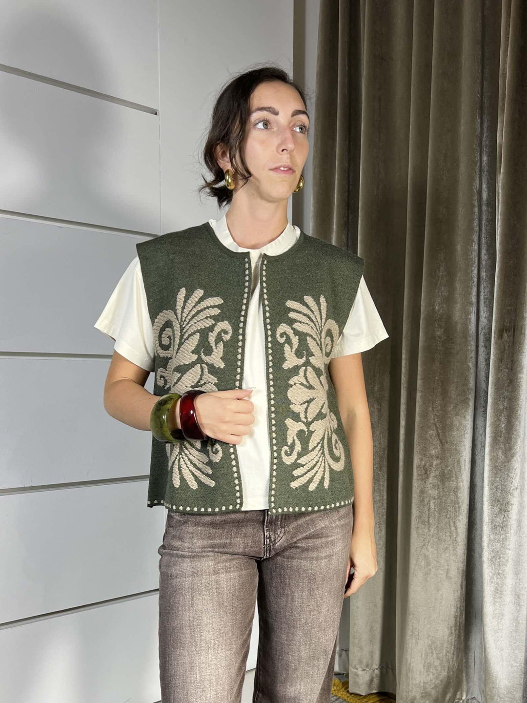 GILET VERDE IN MAGLIA CON RICAMI TAUPE W5HMG35A400GREEN TENSIONE IN