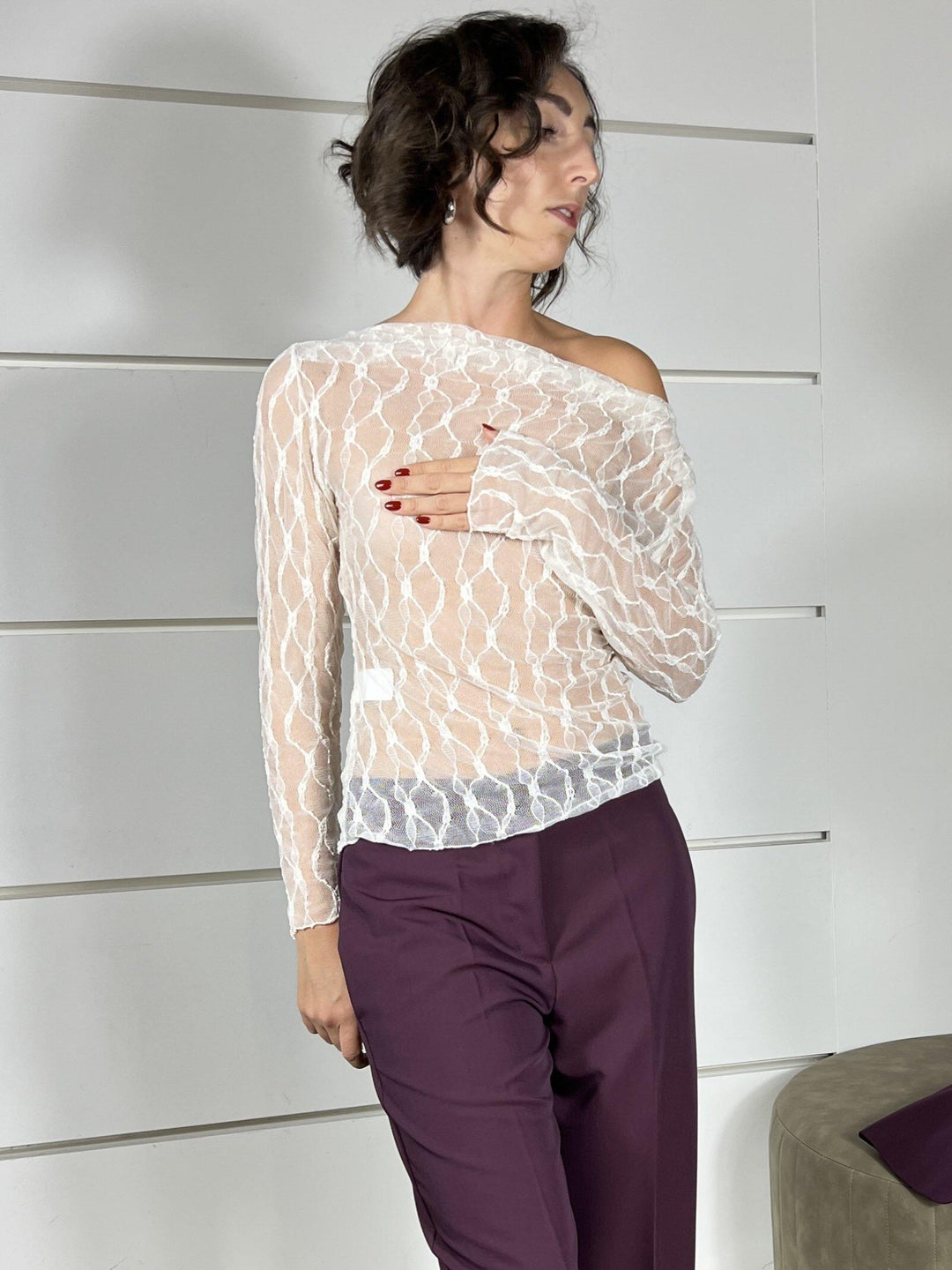 t-shirt in pizzo elasticizzato con scollo a barca burro 252007CREMA SUSY MIX