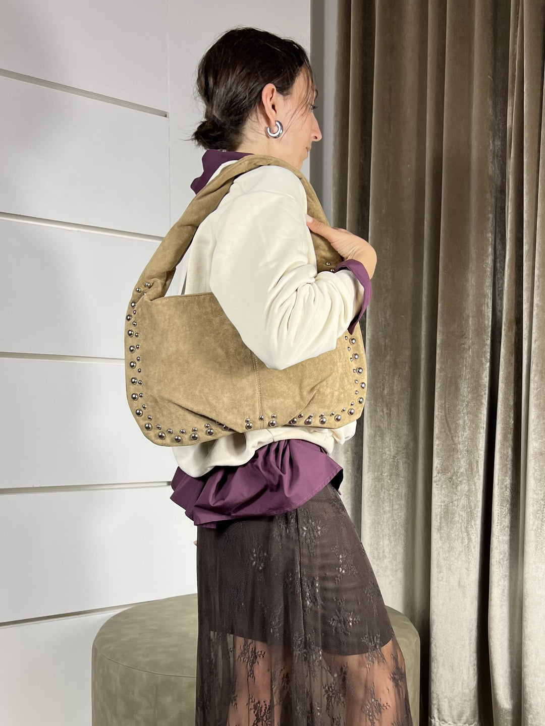 BORSA SCAMOSCIATA TAUPE CON BORCHIE RSS5367TAUPE FEMME CAFE SELECTION