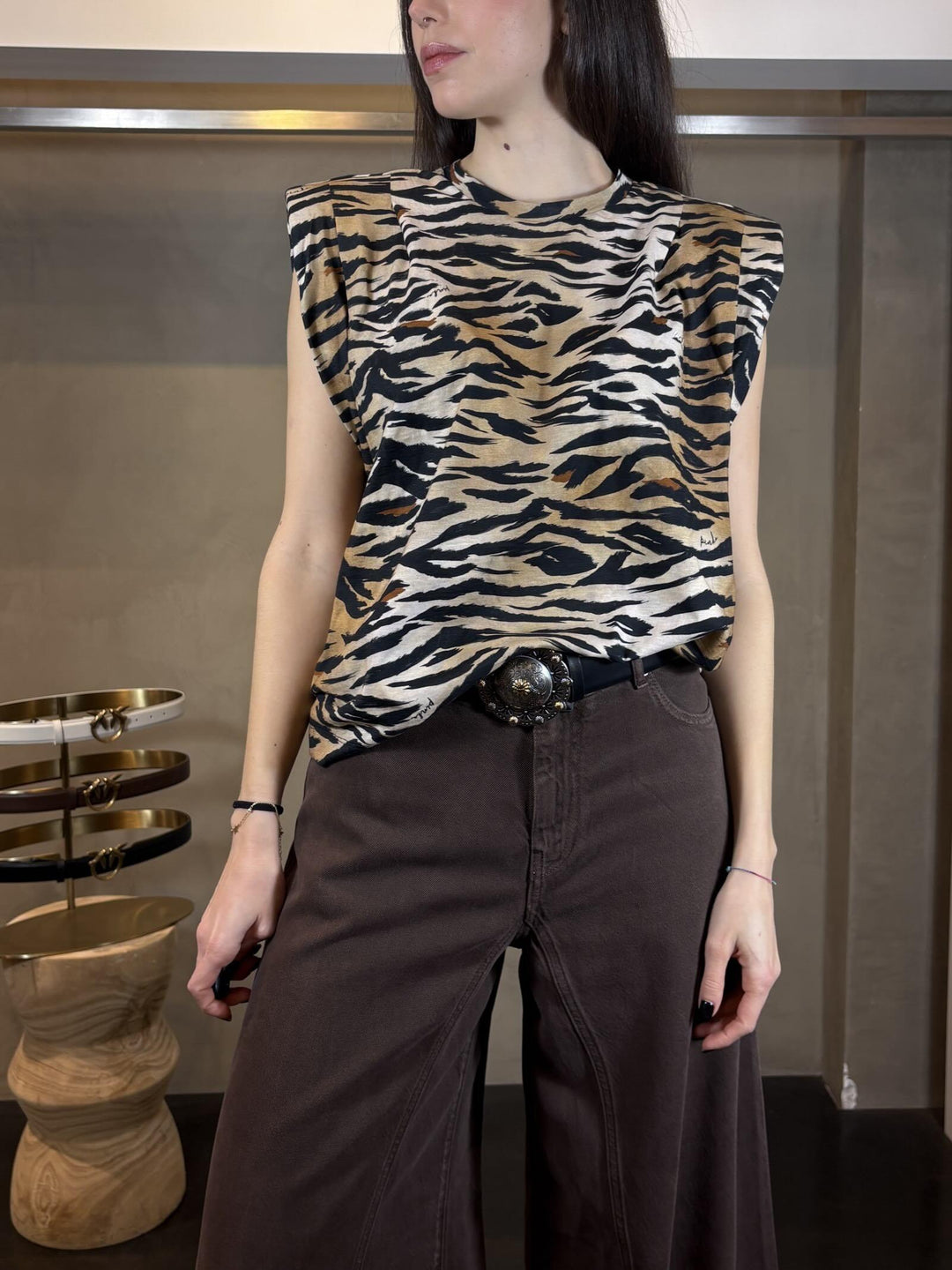 t-shirt smanicata con spalline tigrata MYRANDAZC8 PINKO